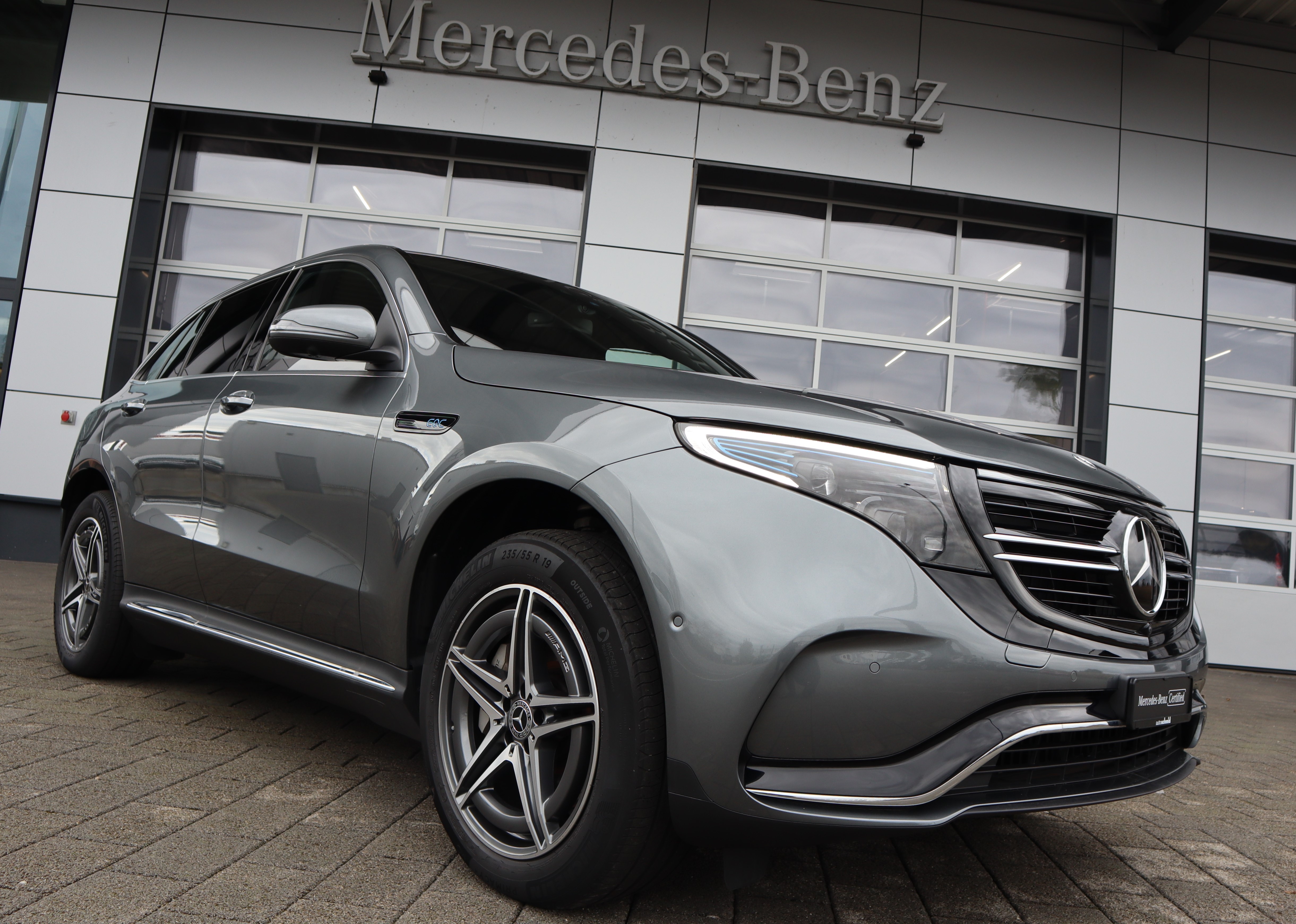 MERCEDES-BENZ EQC 400 AMG Line 4Matic