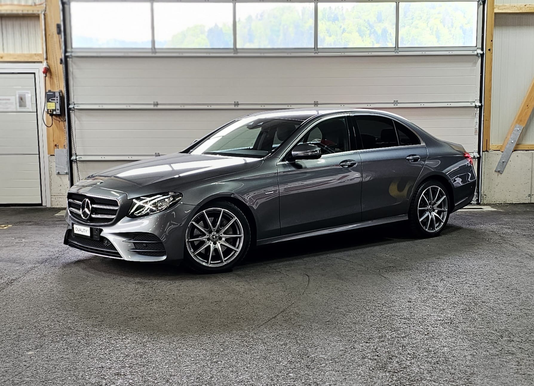 MERCEDES-BENZ E 220 d AMG Line 9G-Tronic