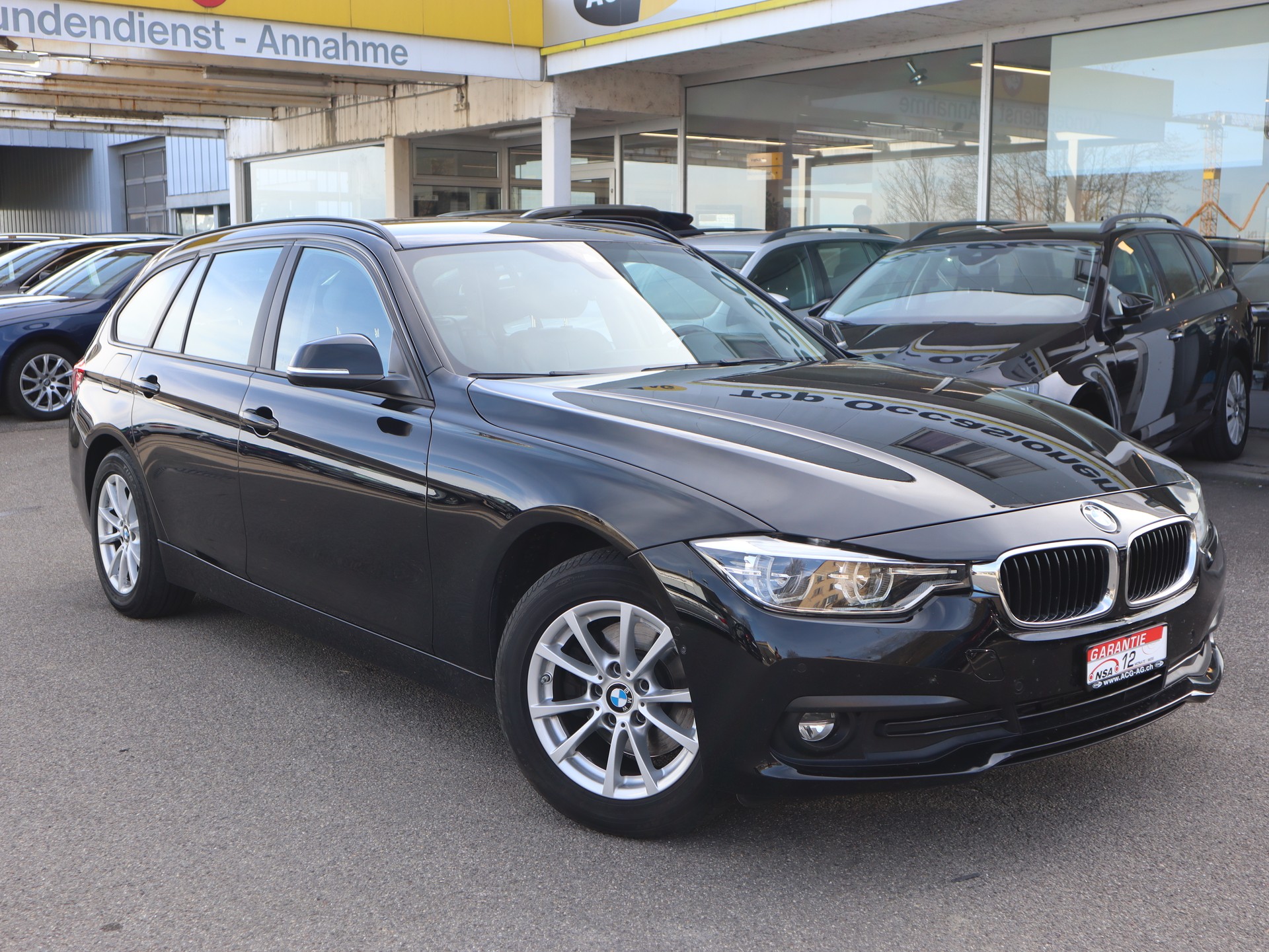 BMW 320d xDrive Touring Steptronic ** Voll-Leder Ausstattung ** Navi mit RF -Kamera ** PDC ** Frisch ab MFK & Service **