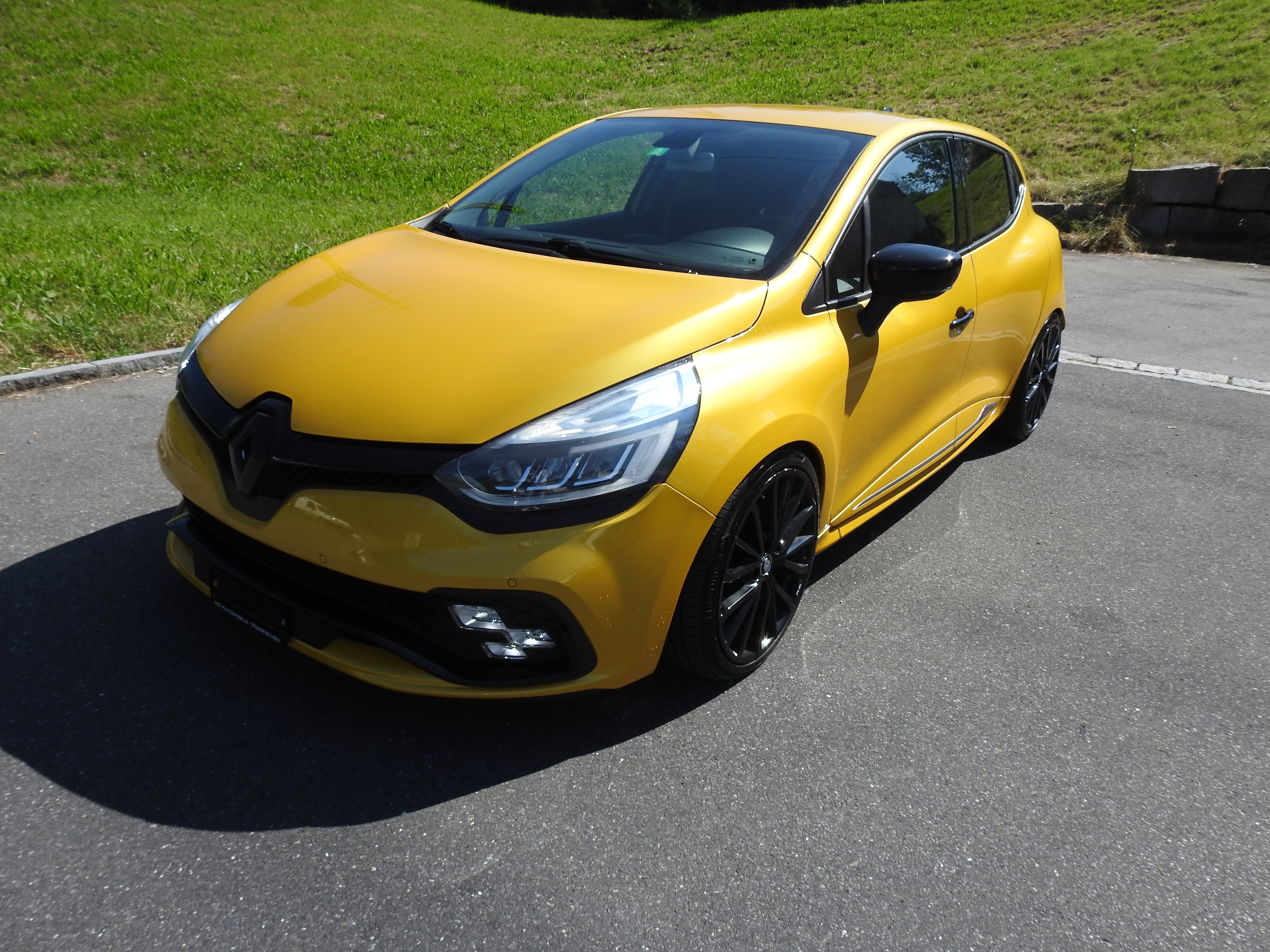 RENAULT Clio 1.6 T RS 220 Trophy EDC