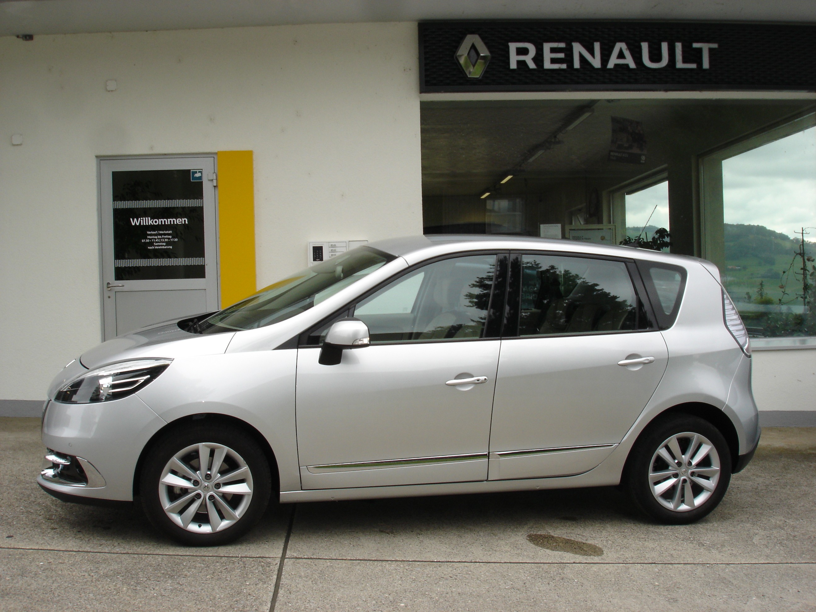 RENAULT Scénic 2.0 16V Privilège X-Tronic CVT