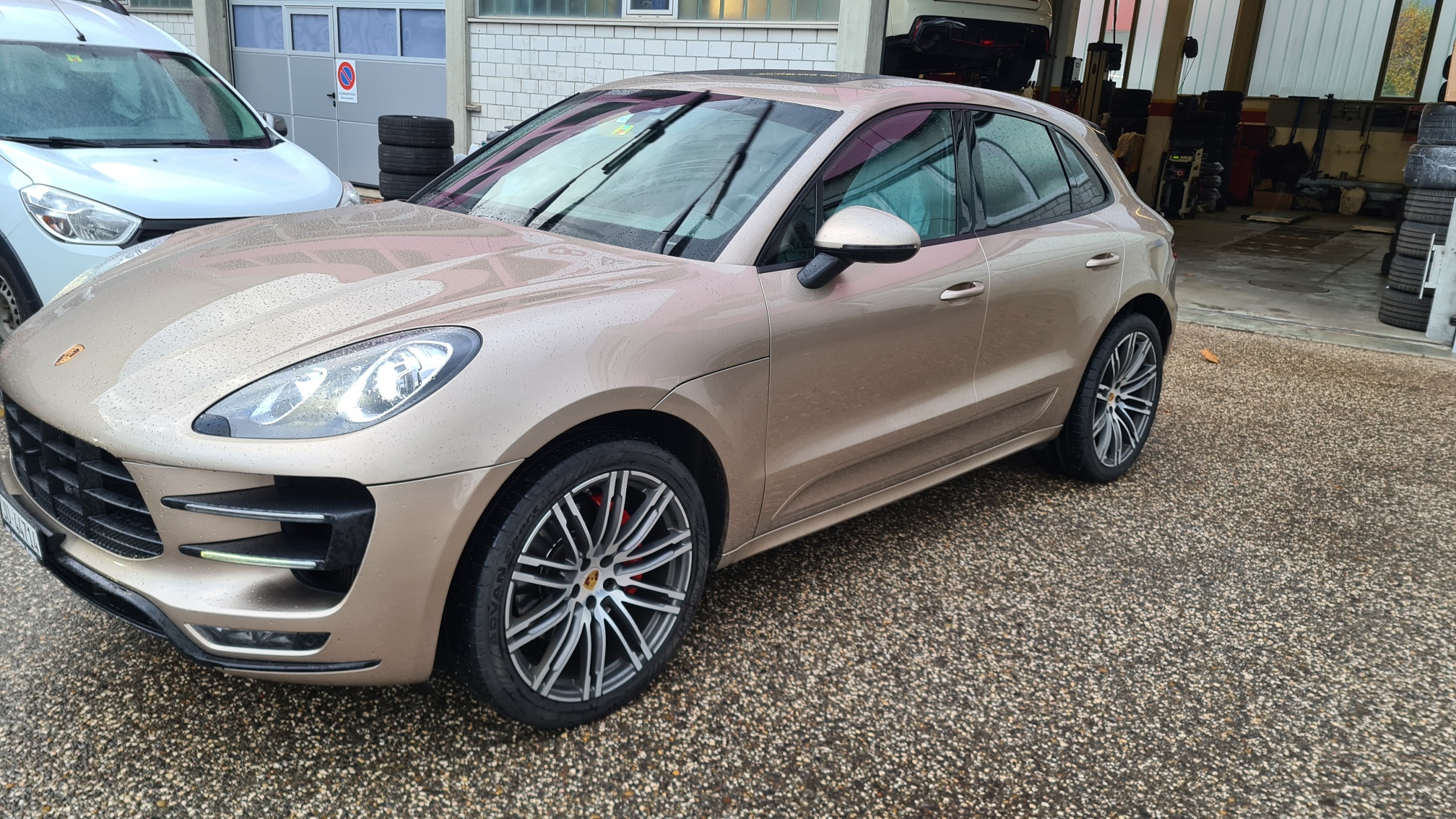 PORSCHE Macan Turbo PDK