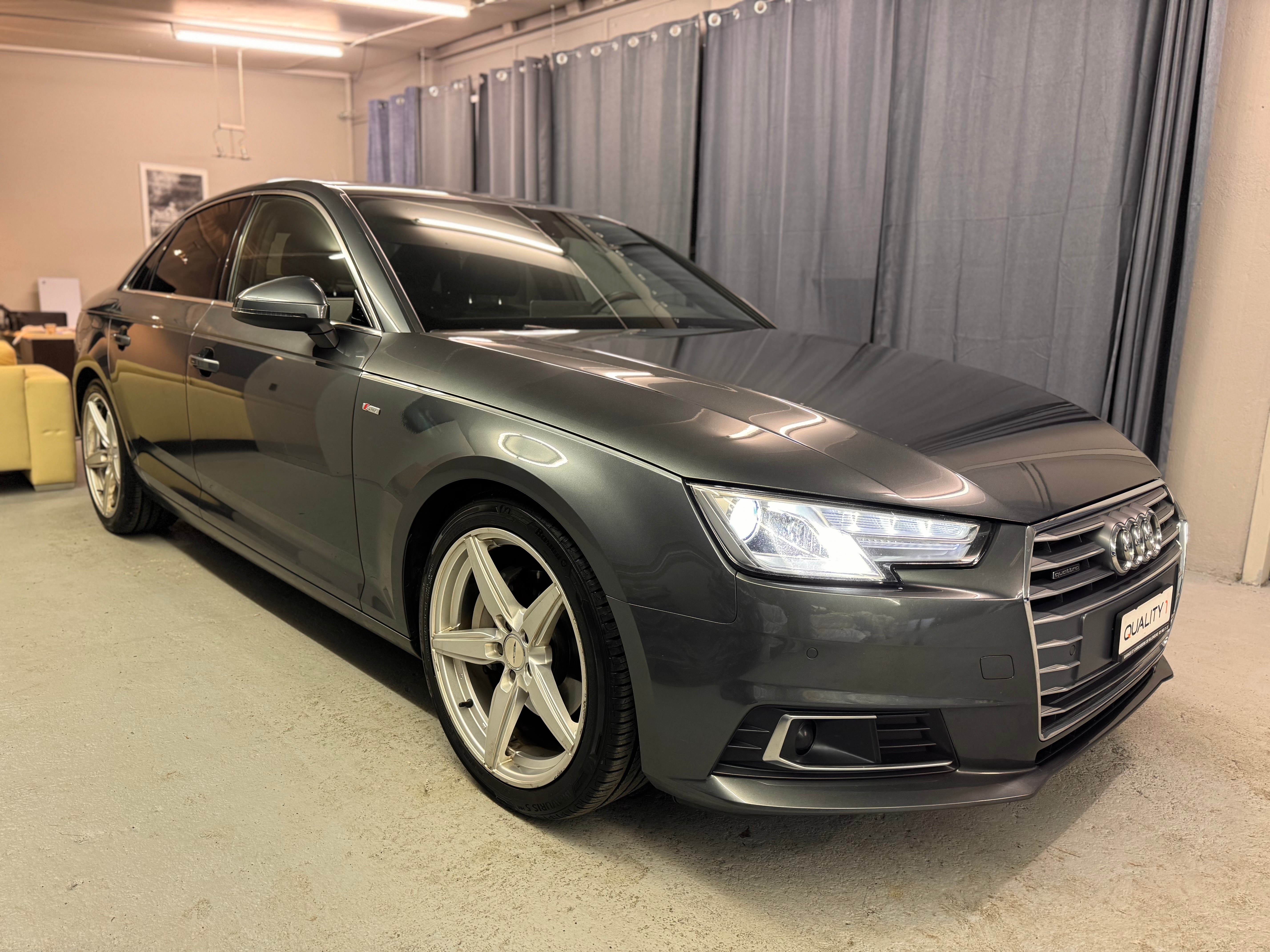 AUDI A4 2.0 TDI Design quattro S-tronic