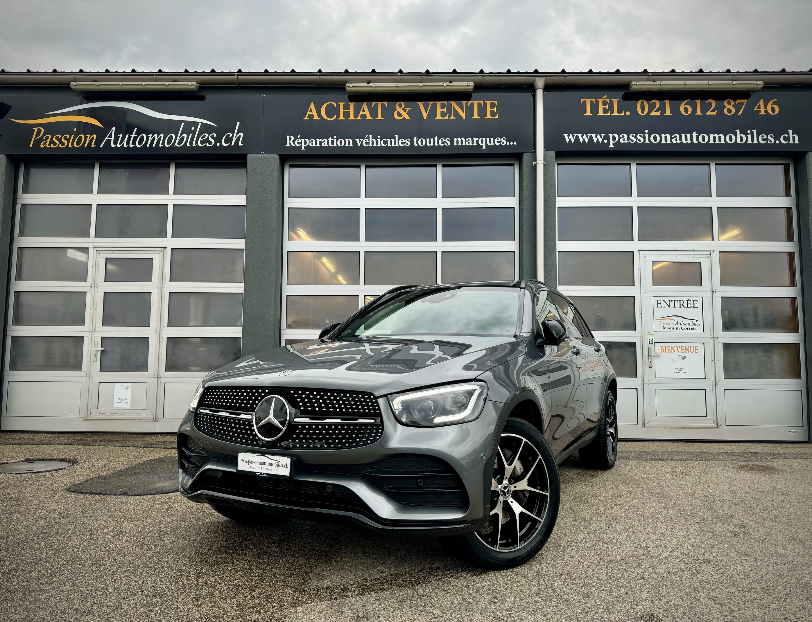 MERCEDES-BENZ GLC 300 e AMG Line 4Matic 9G-Tronic