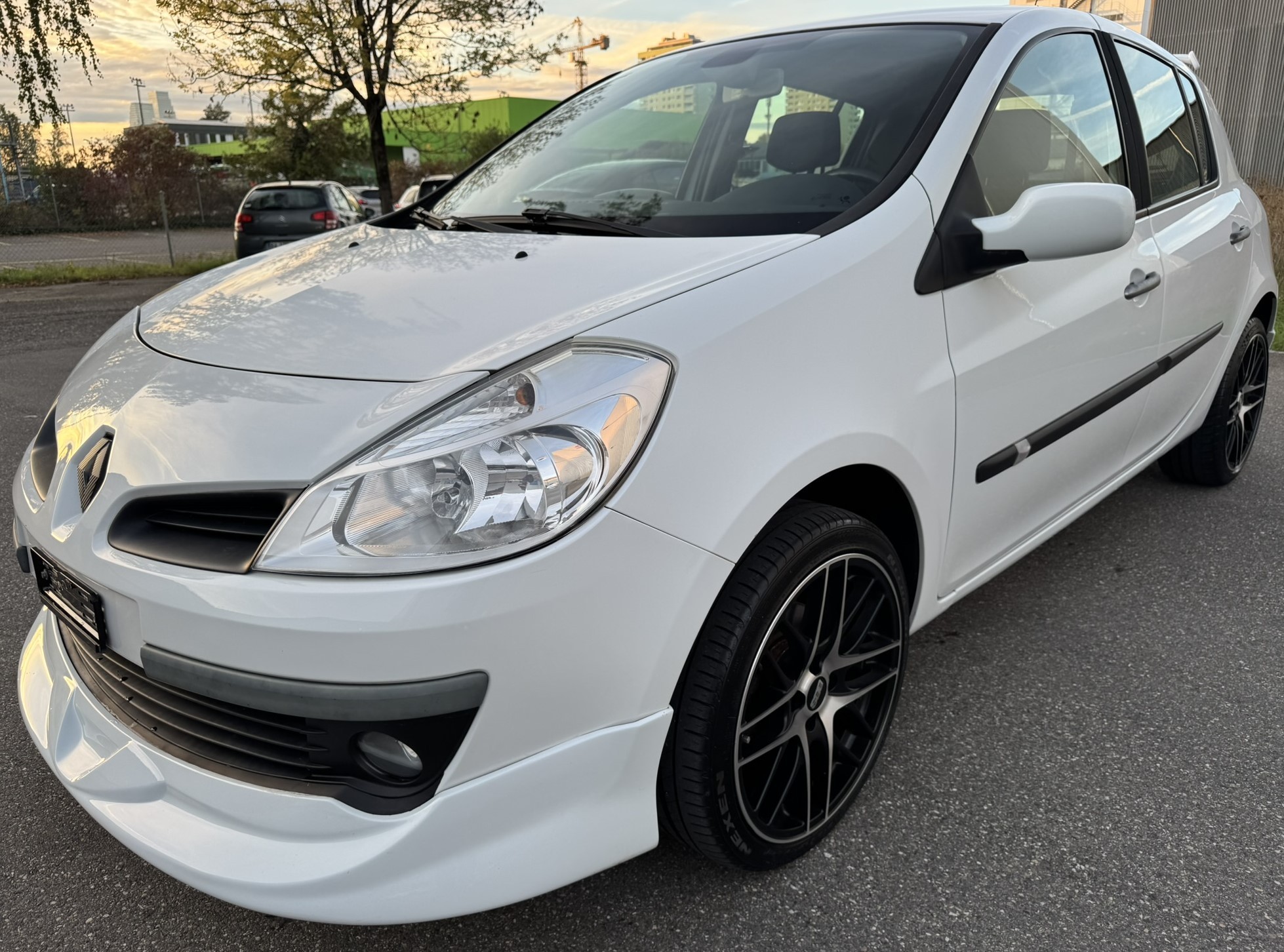 RENAULT Clio 1.2 16V Turbo Night&Day