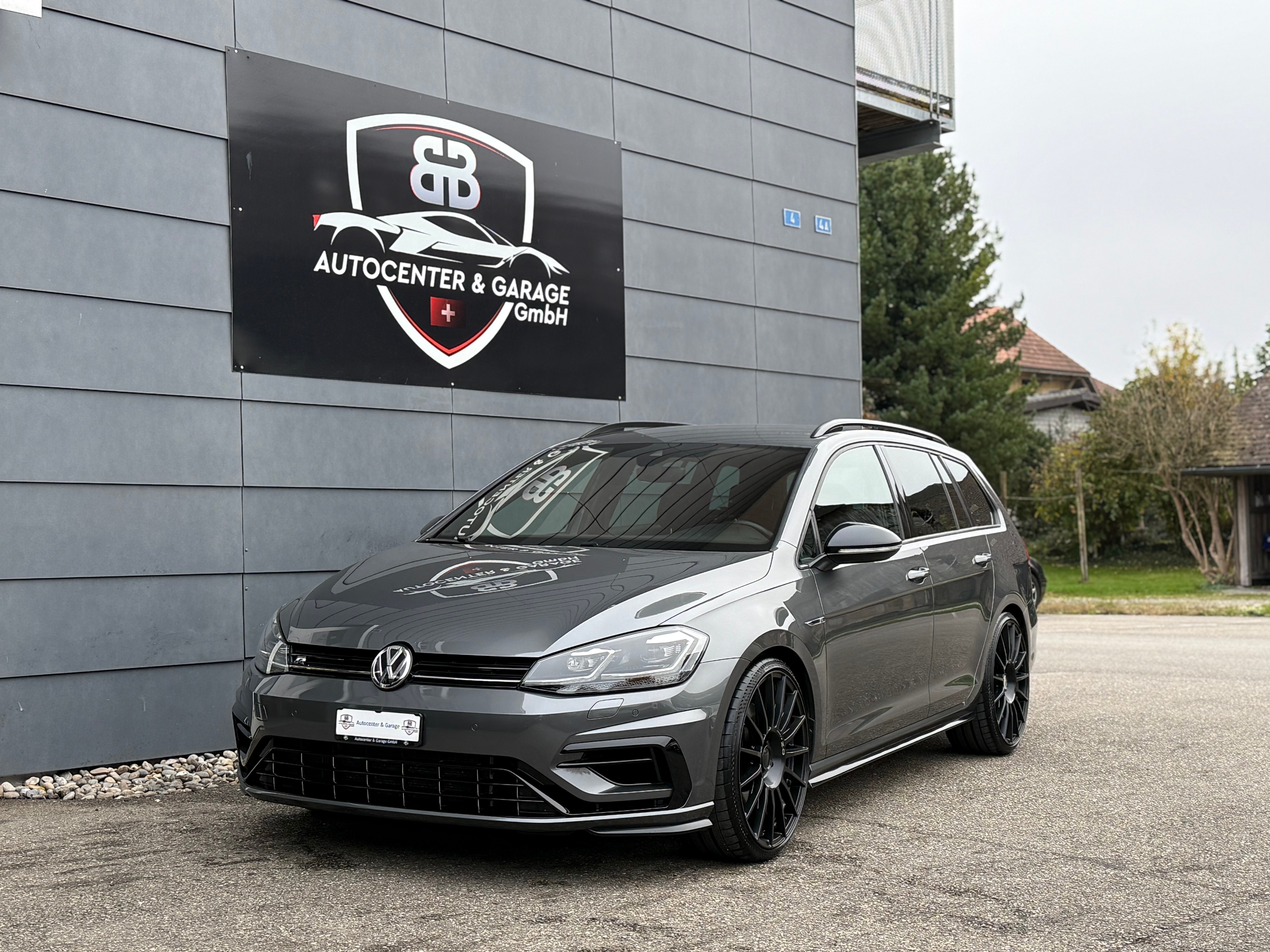 VW Golf Variant 2.0 TSI R 4Motion DSG