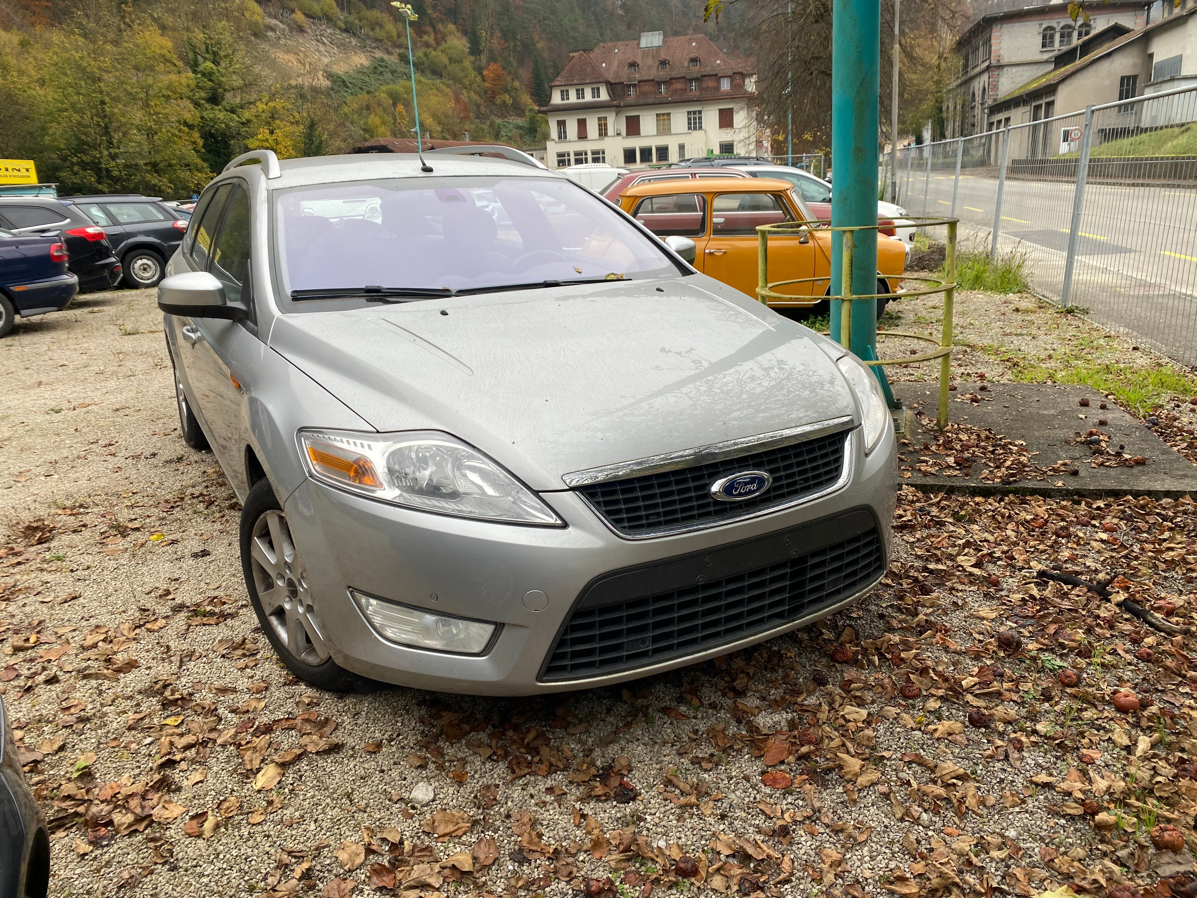 FORD Mondeo 2.3i 16V Ghia Automatic