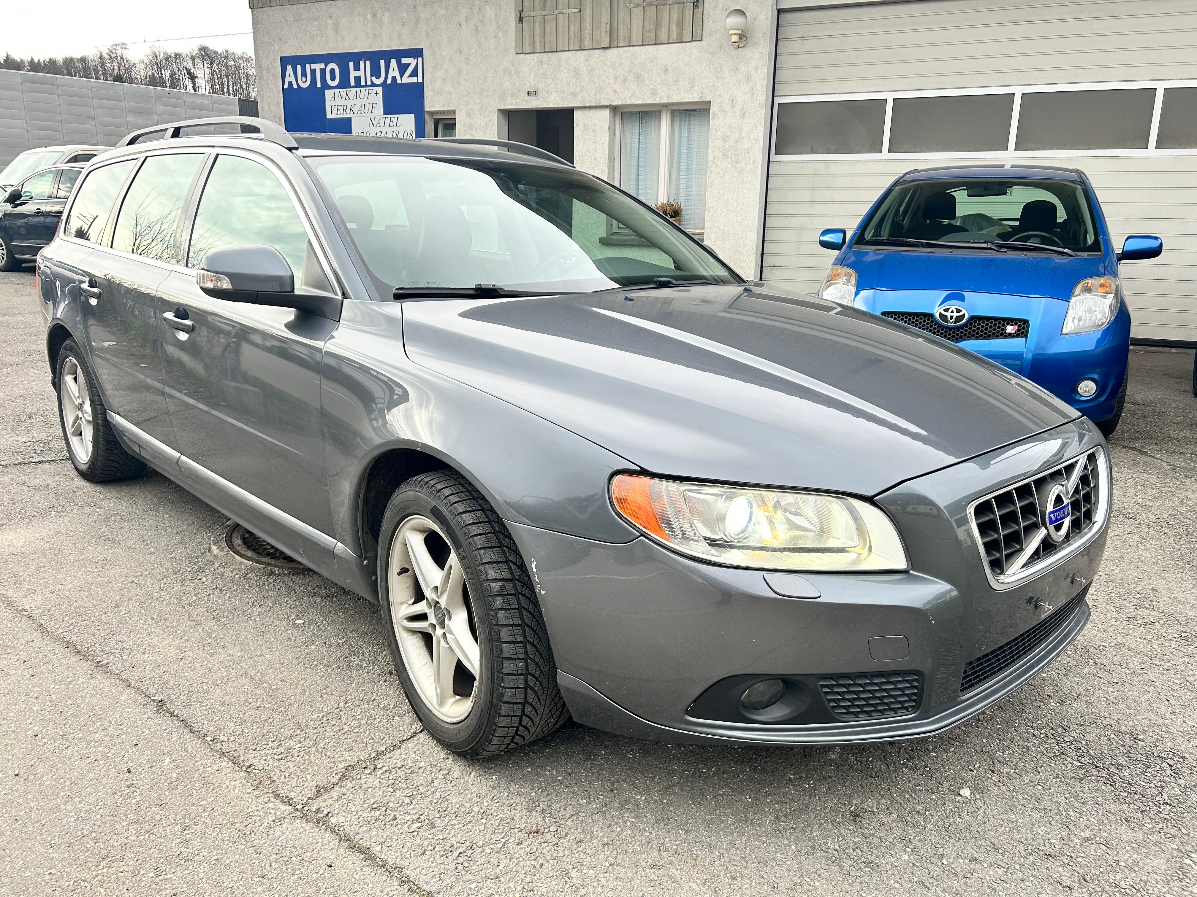 VOLVO V70 2.5T Momentum Geartronic