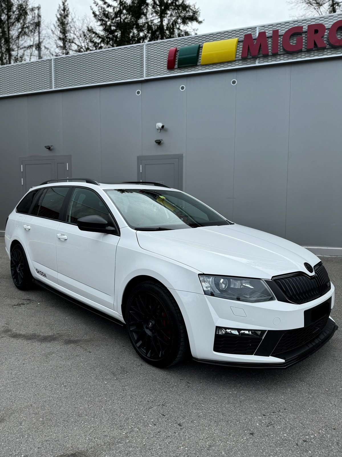 SKODA Octavia Combi 2.0 TSI RS DSG