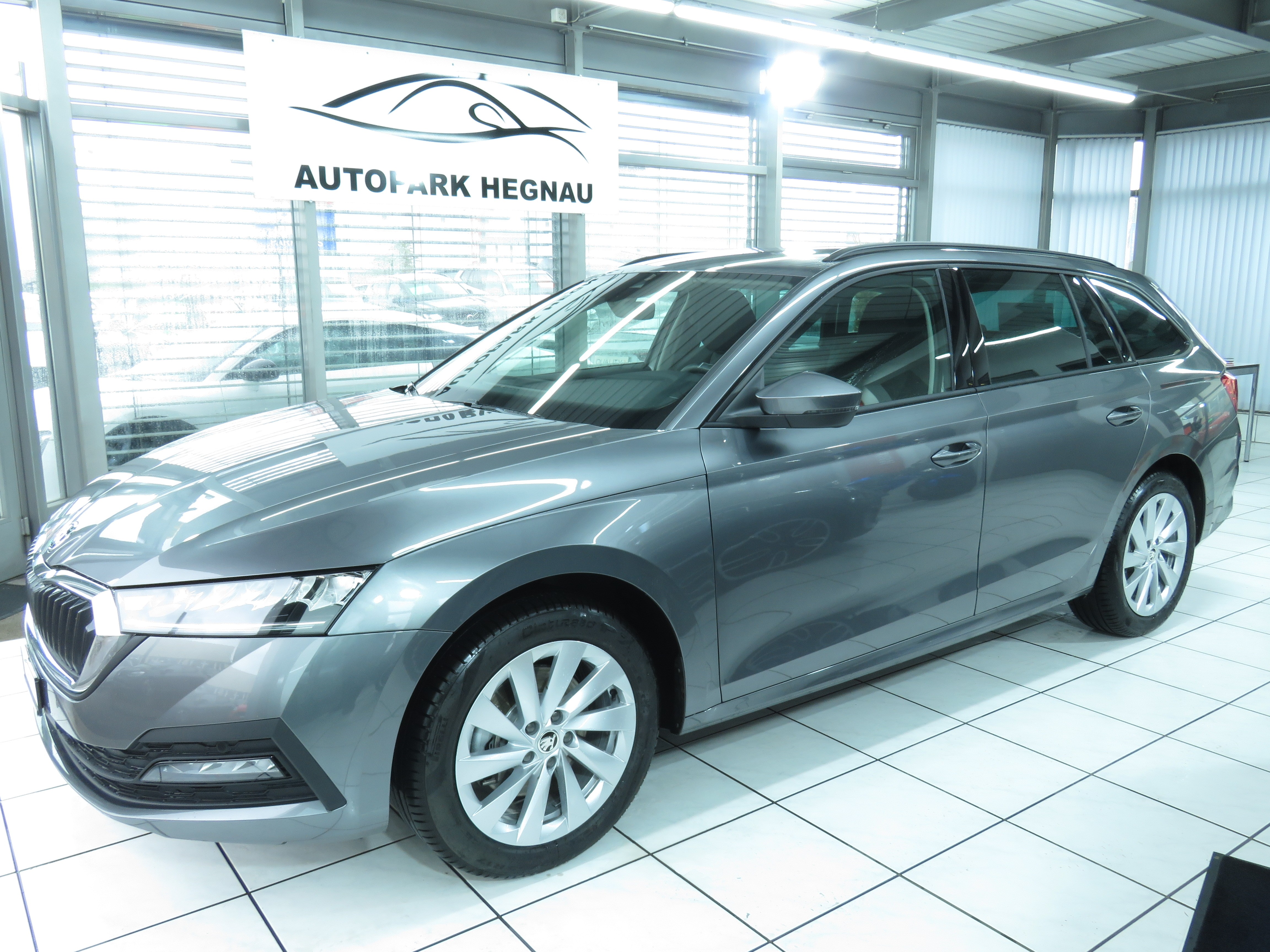 SKODA Octavia Combi 2.0 TSI Ambition DSG 4x4 (AHK 1.7 t)