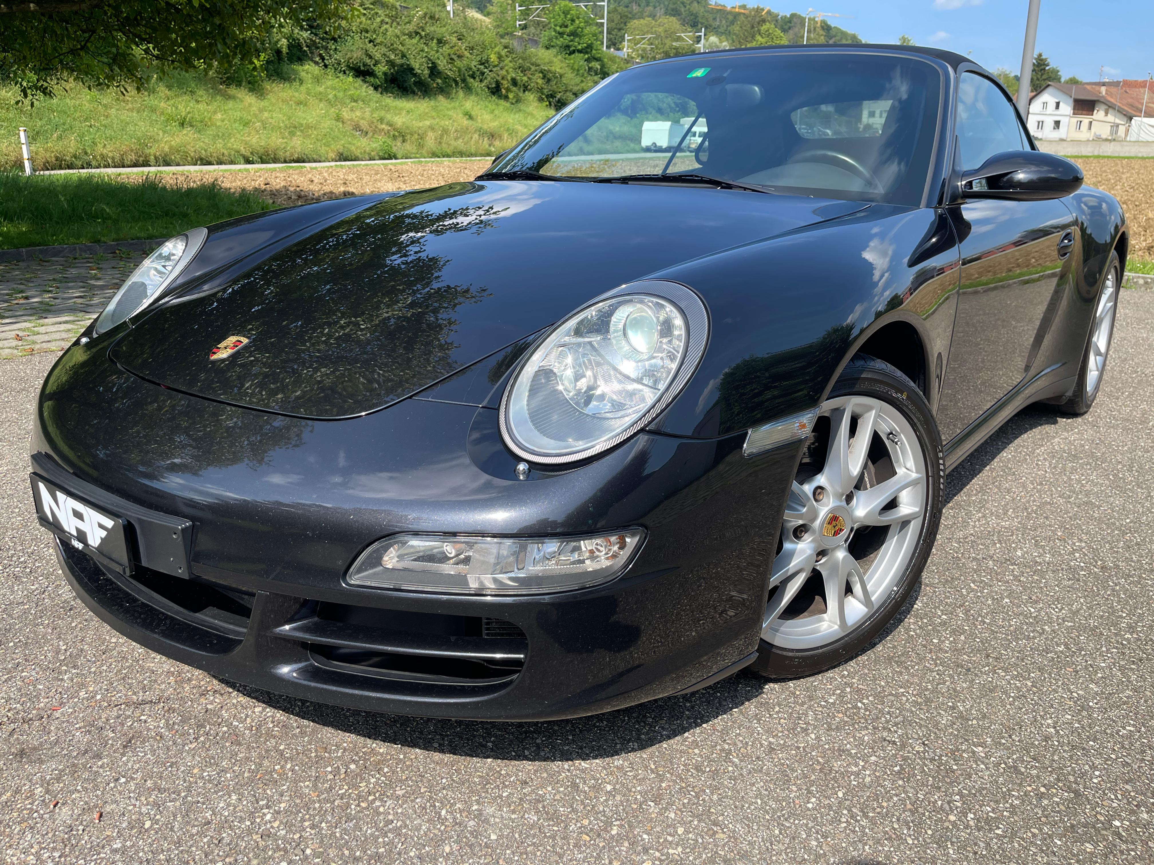 PORSCHE 911 Cabrio Carrera 4