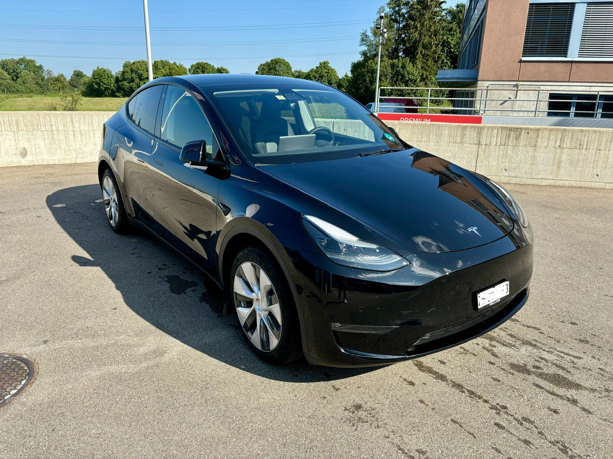 TESLA Model Y Long Range