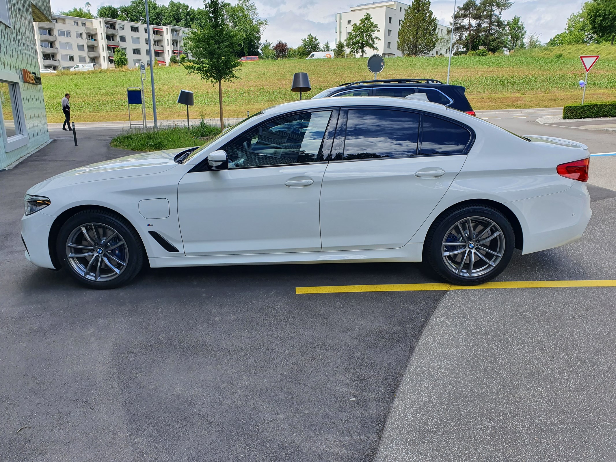 BMW 530e xDrive Pure M Sport Edition Steptronic