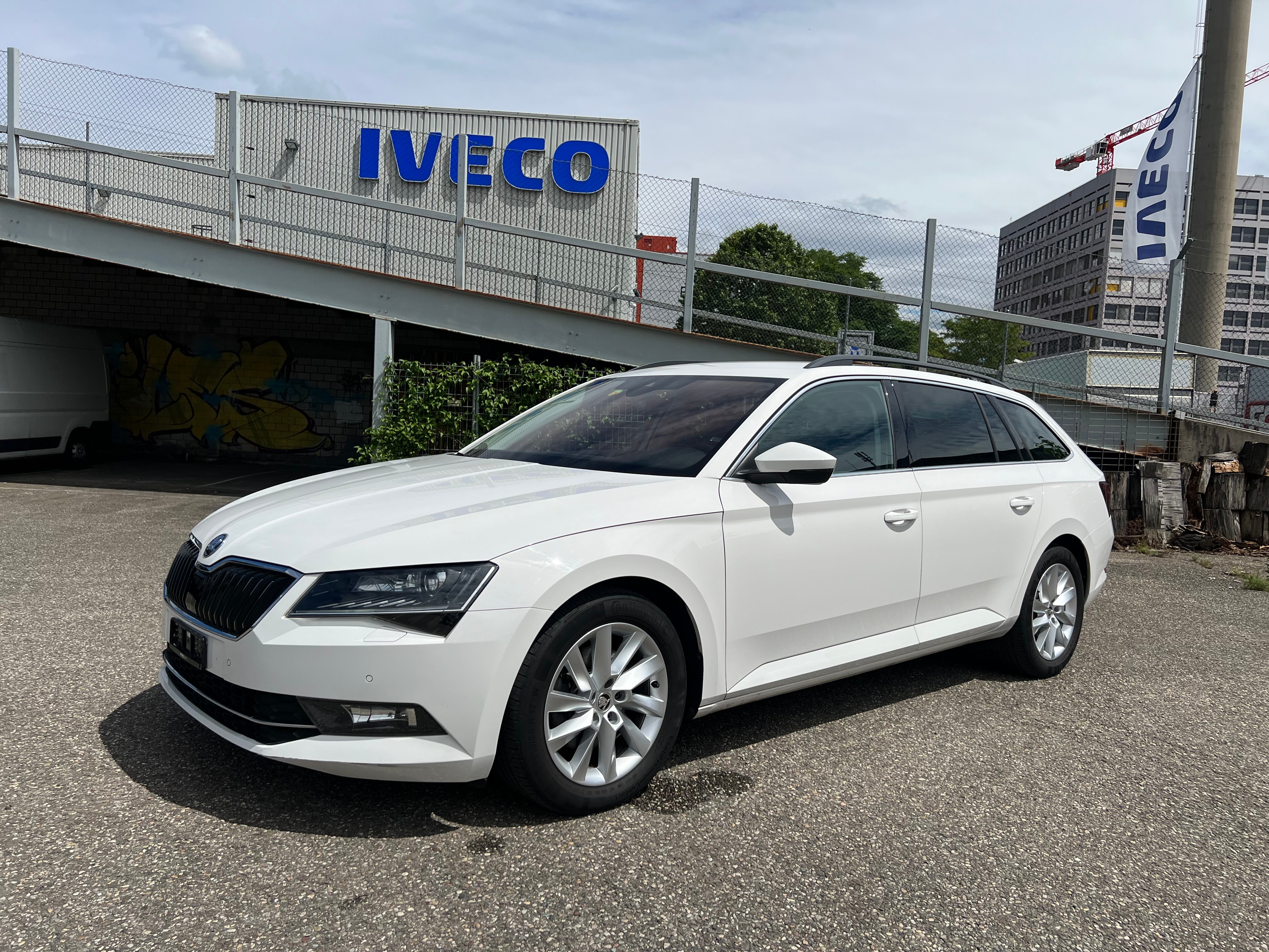 SKODA Superb Combi 2.0 TDi Ambition 4x4 DSG