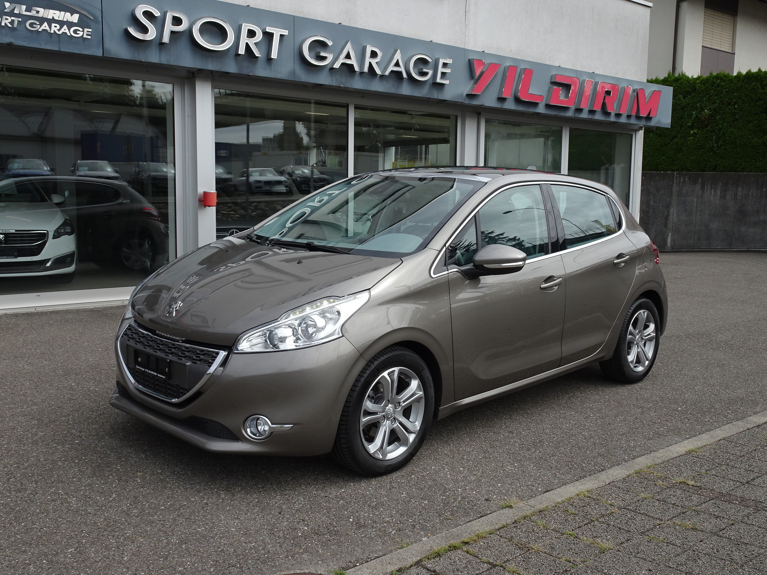 PEUGEOT 208 1.6 VTI Allure Automatik