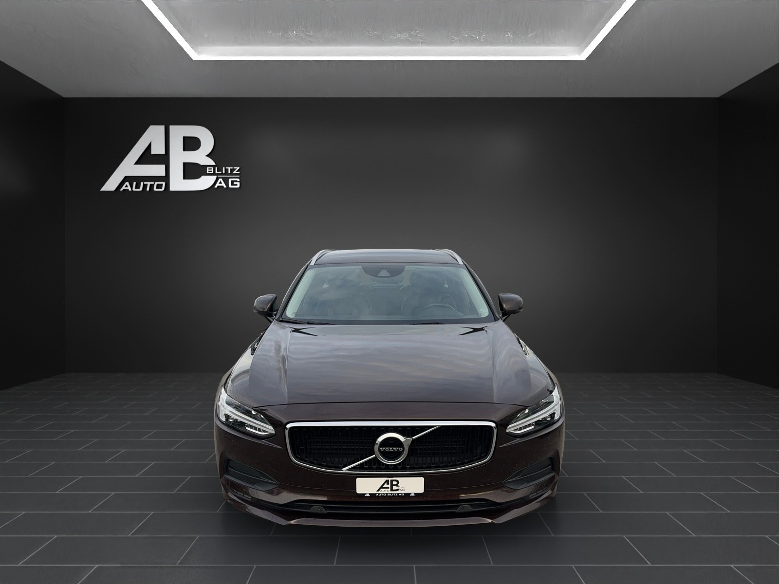 VOLVO V90 D3 AWD Momentum Geartronic