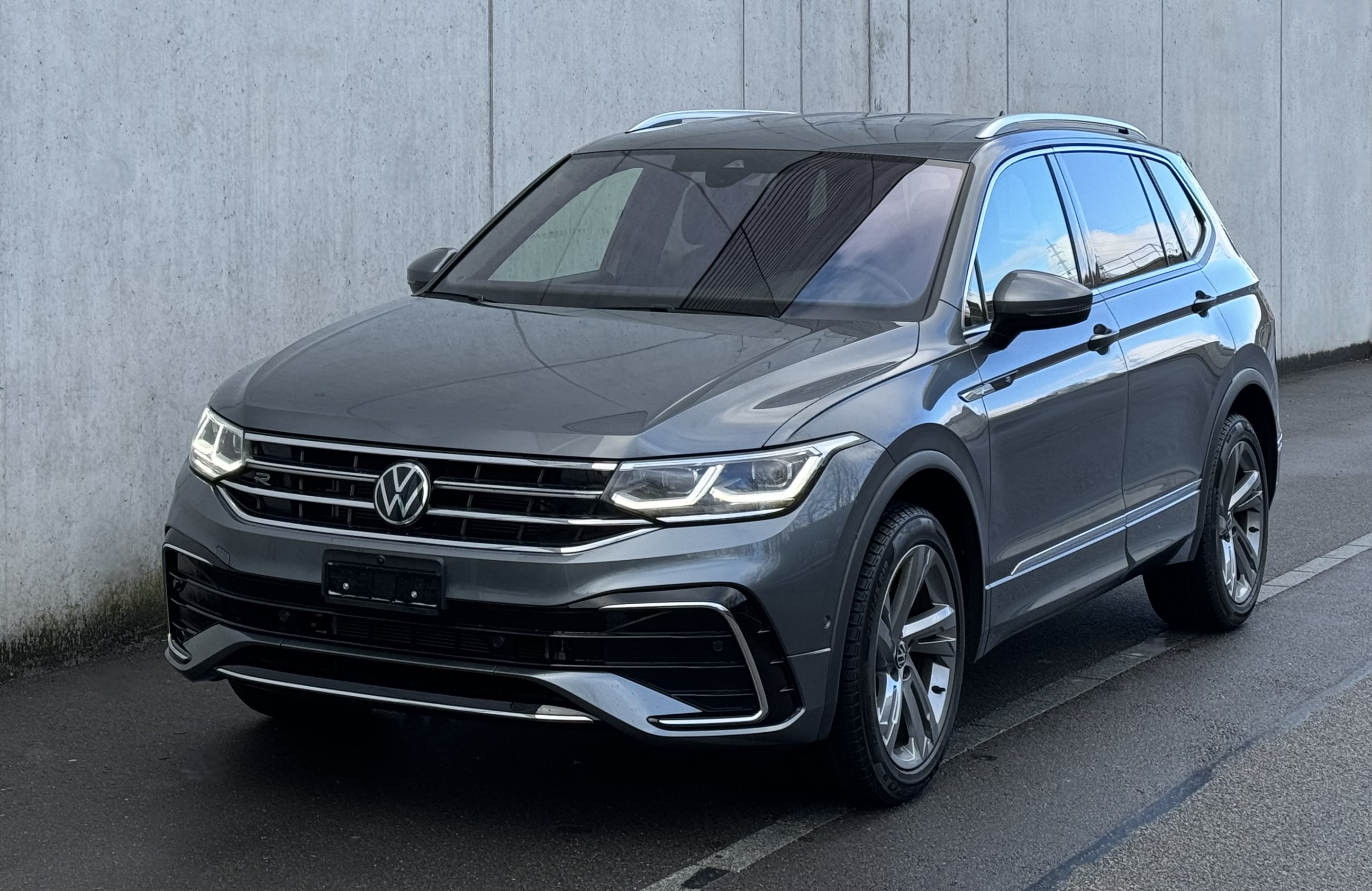 VW Tiguan Allspace 2.0TSI R-Line 4Motion DSG Modelljahr 2024 Herstellergarantie