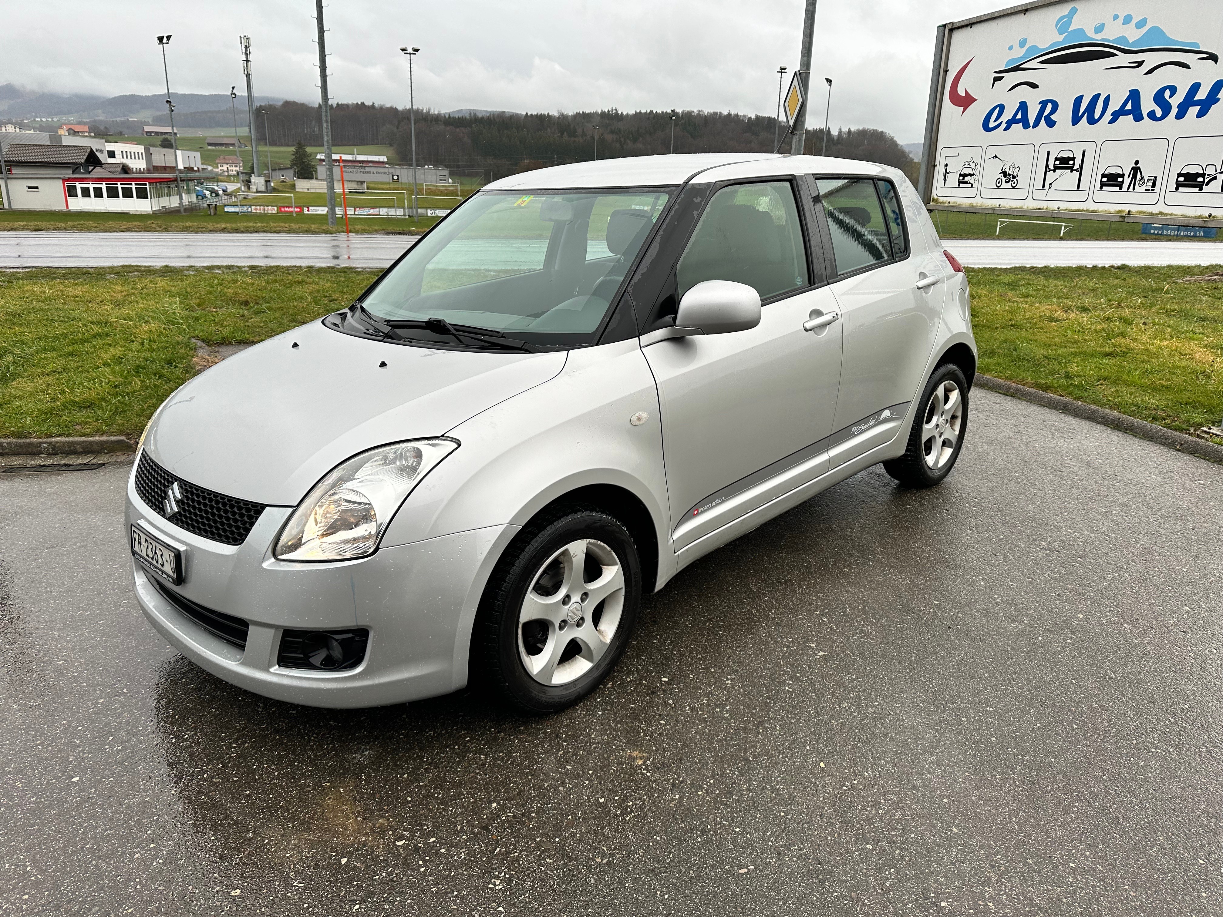 SUZUKI Swift 1.3i 16V GL Top Piz Sulai LE 4x4