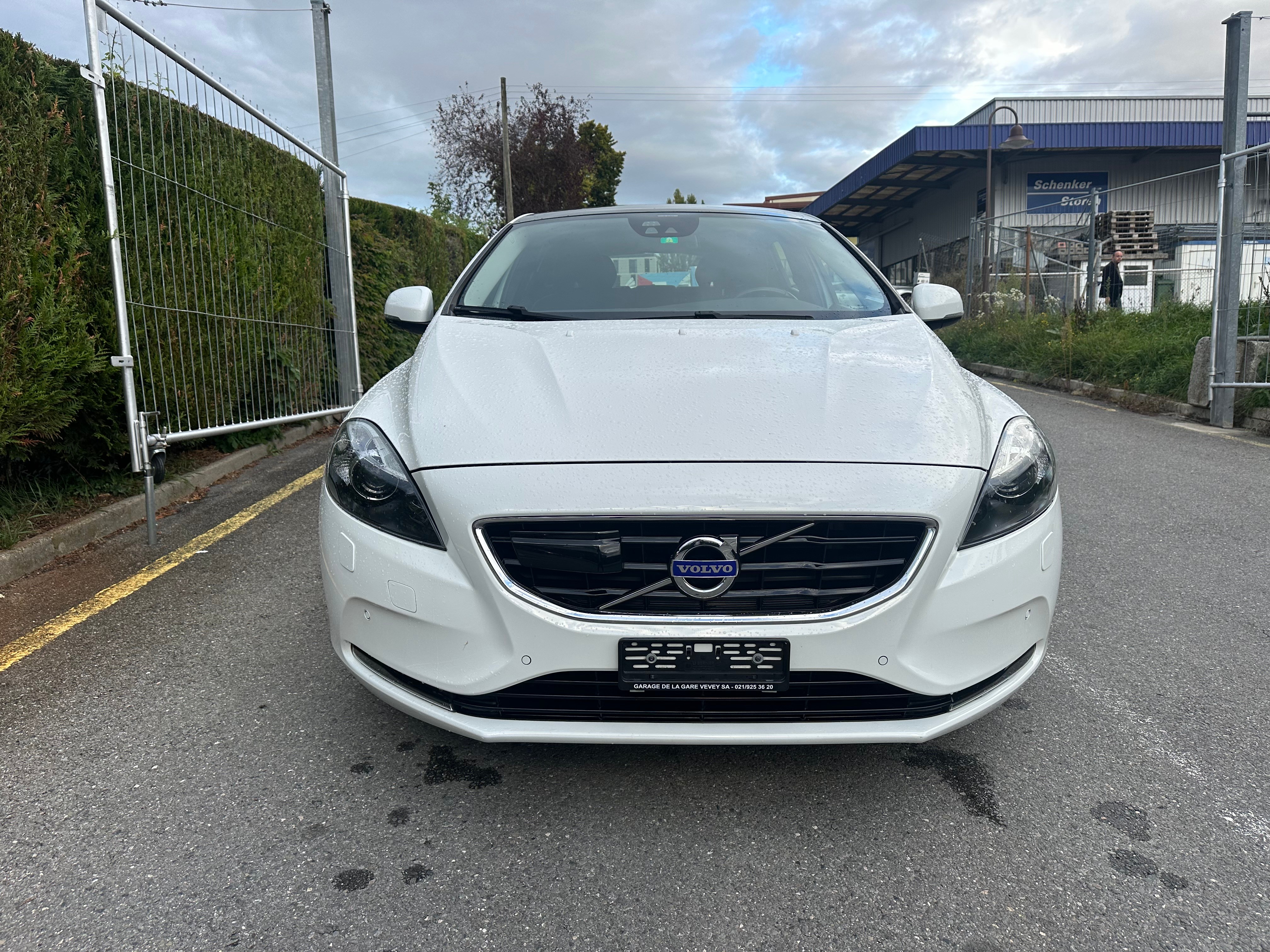 VOLVO V40 T4 Summum Powershift