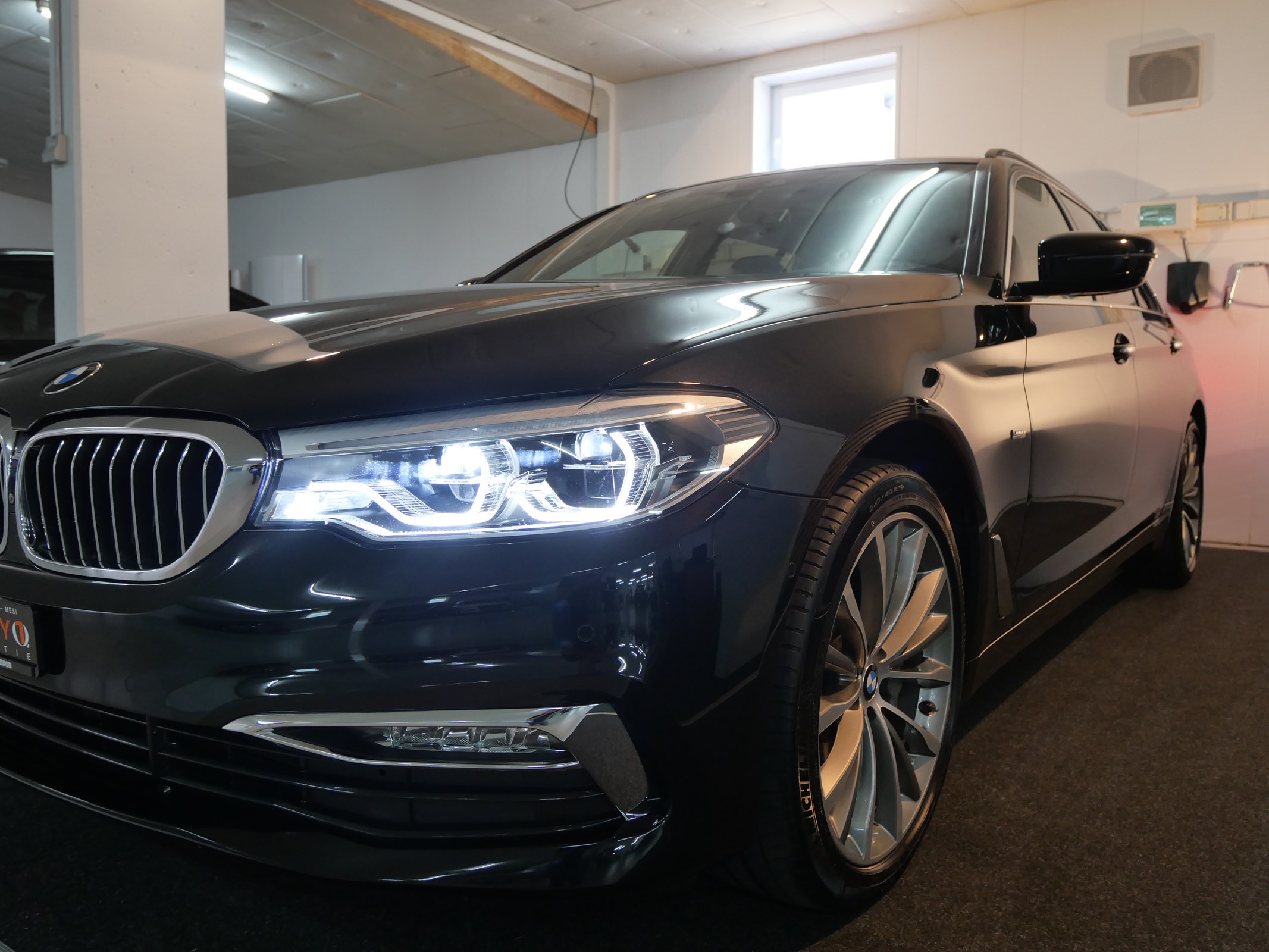 BMW 530d xDrive Touring Luxury Line Steptronic