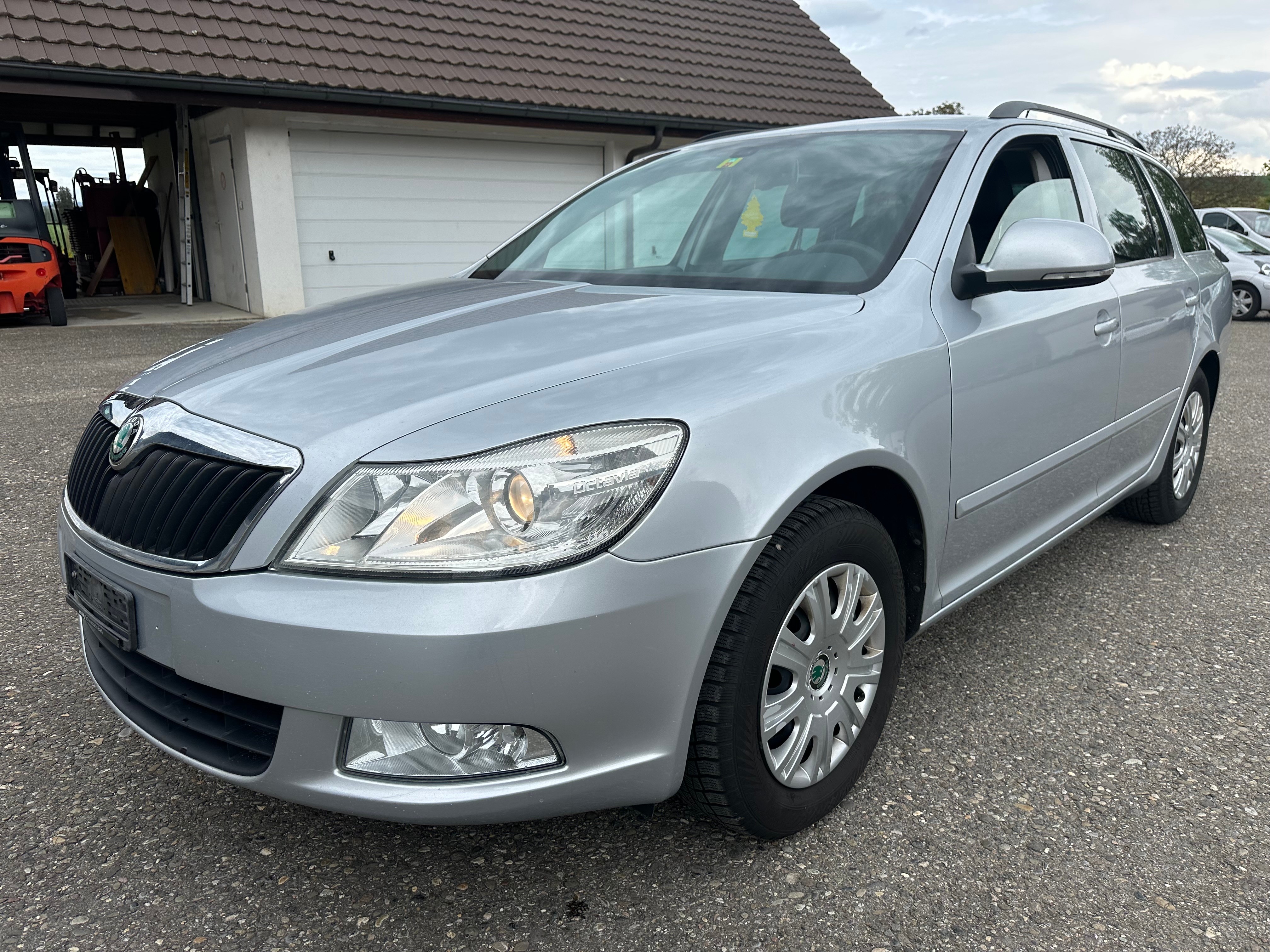 SKODA Octavia Combi 1.6 TDI Elegance