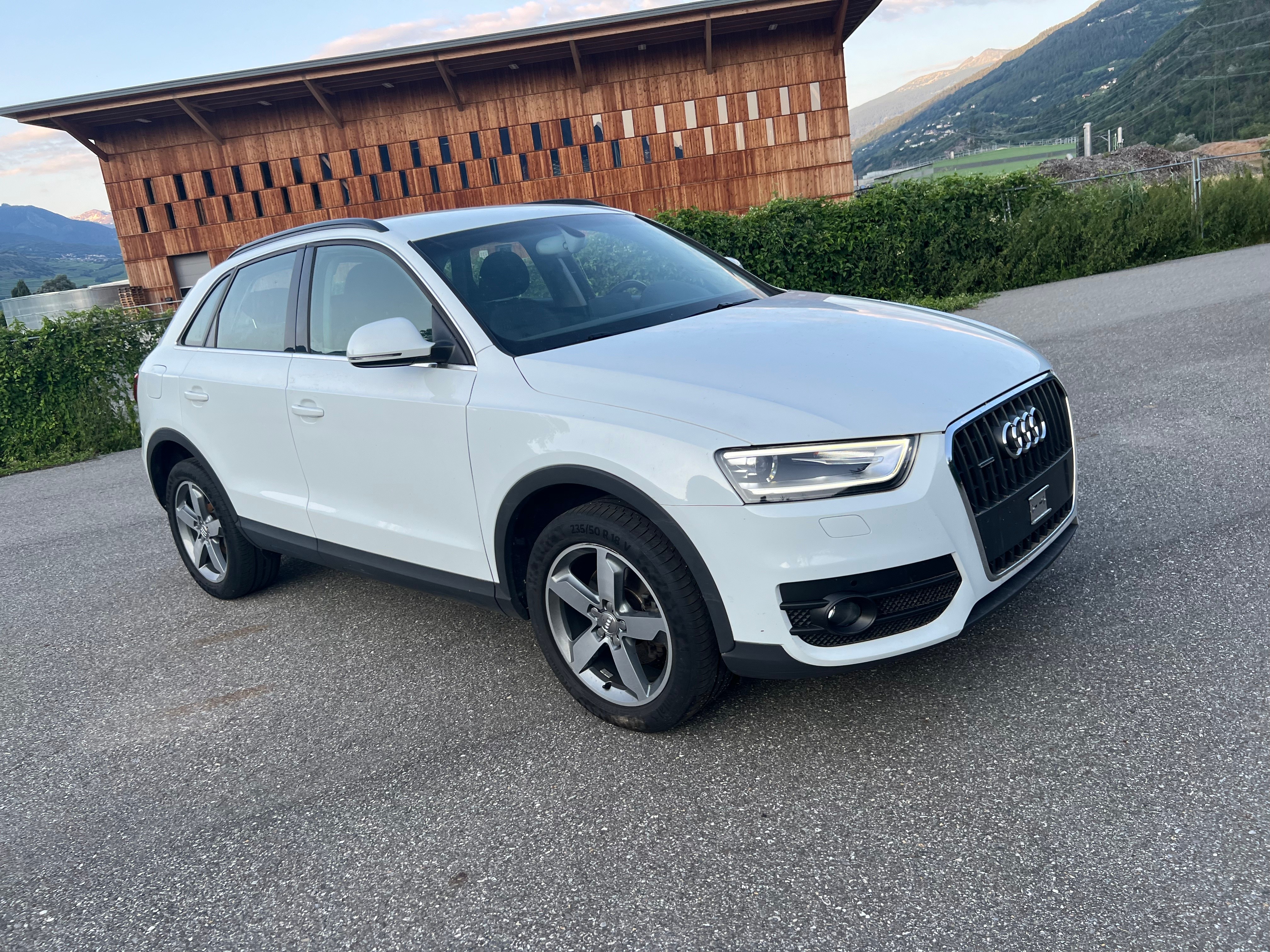 AUDI Q3 2.0 TDI quattro S-tronic