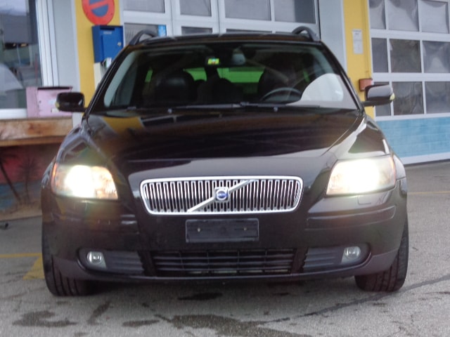 VOLVO V50 T5 Summum