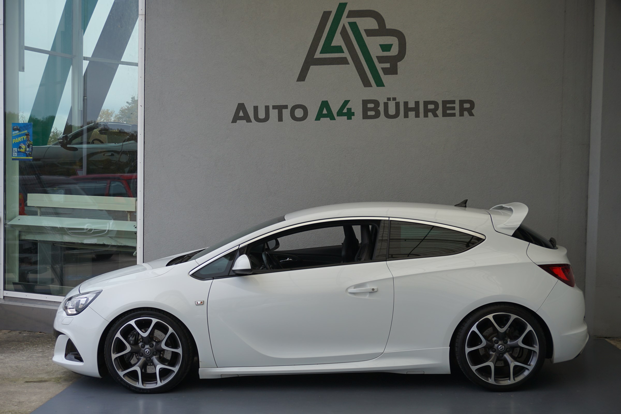 OPEL Astra GTC 2.0i Turbo OPC