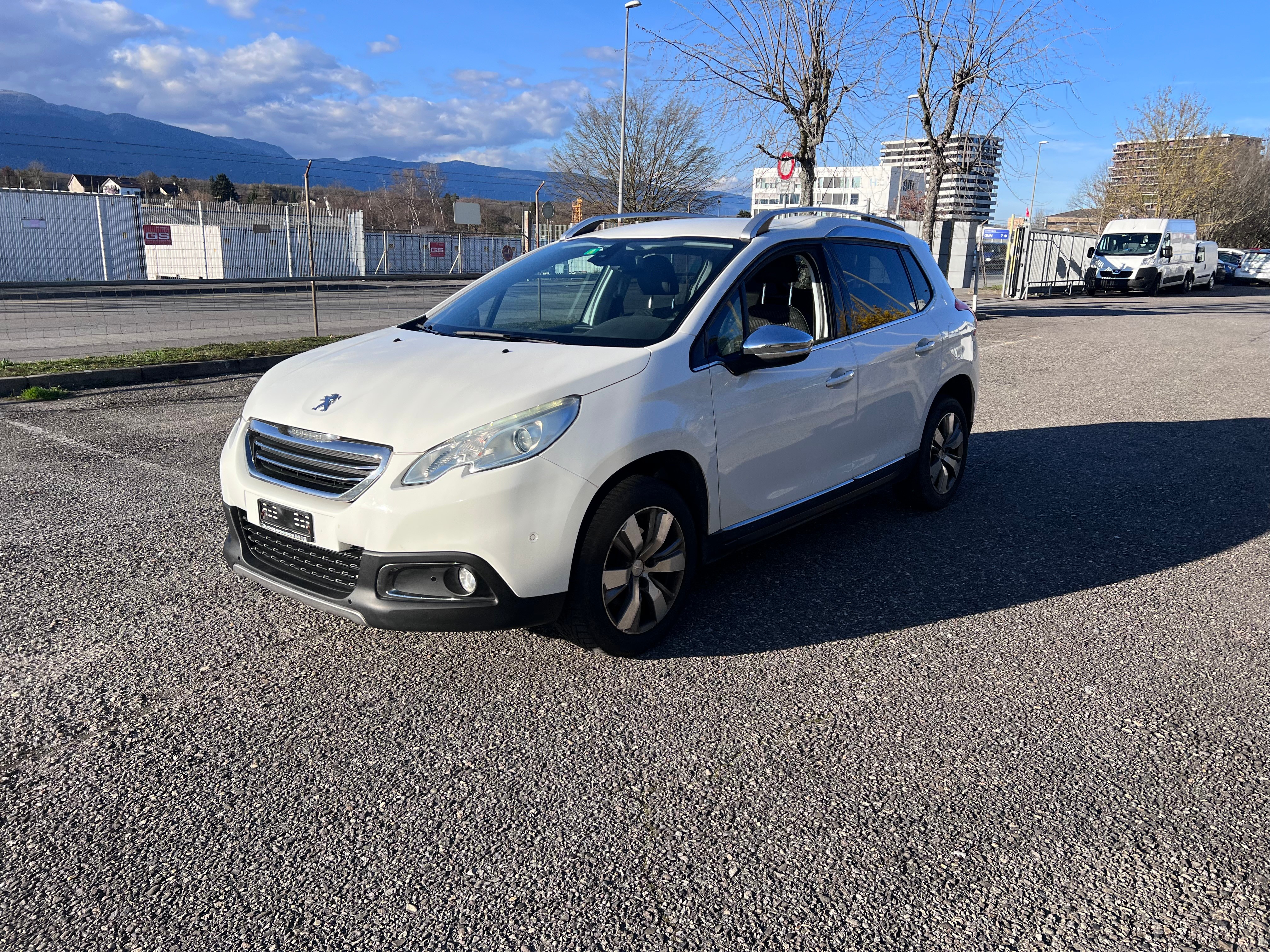 PEUGEOT 2008 1.6 e-HDi Allure