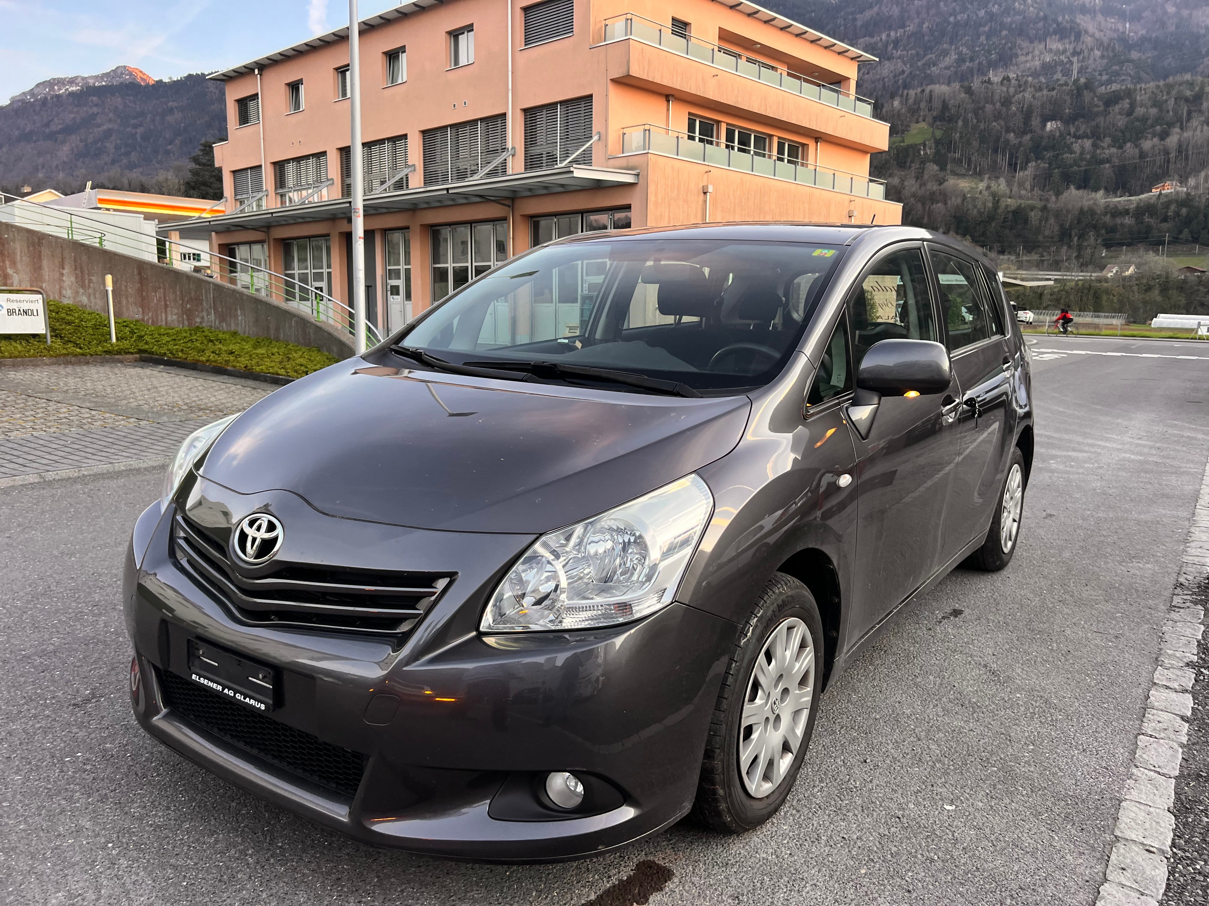 TOYOTA Verso 2.0 D-4D Linea Luna