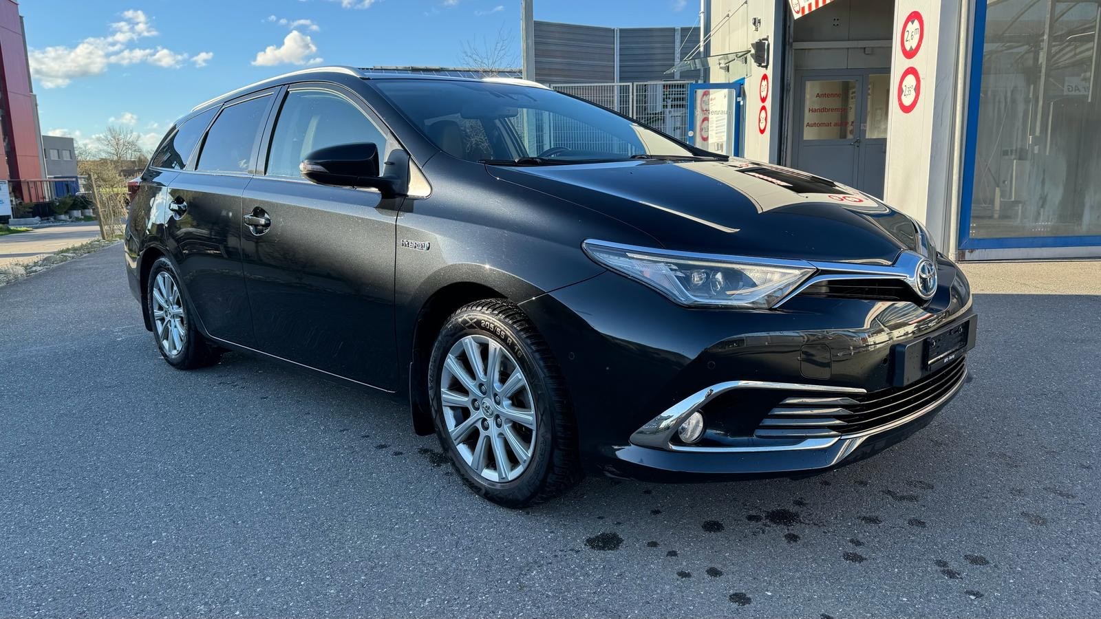 TOYOTA Auris Touring Sports 1.8 HSD Style e-CVT