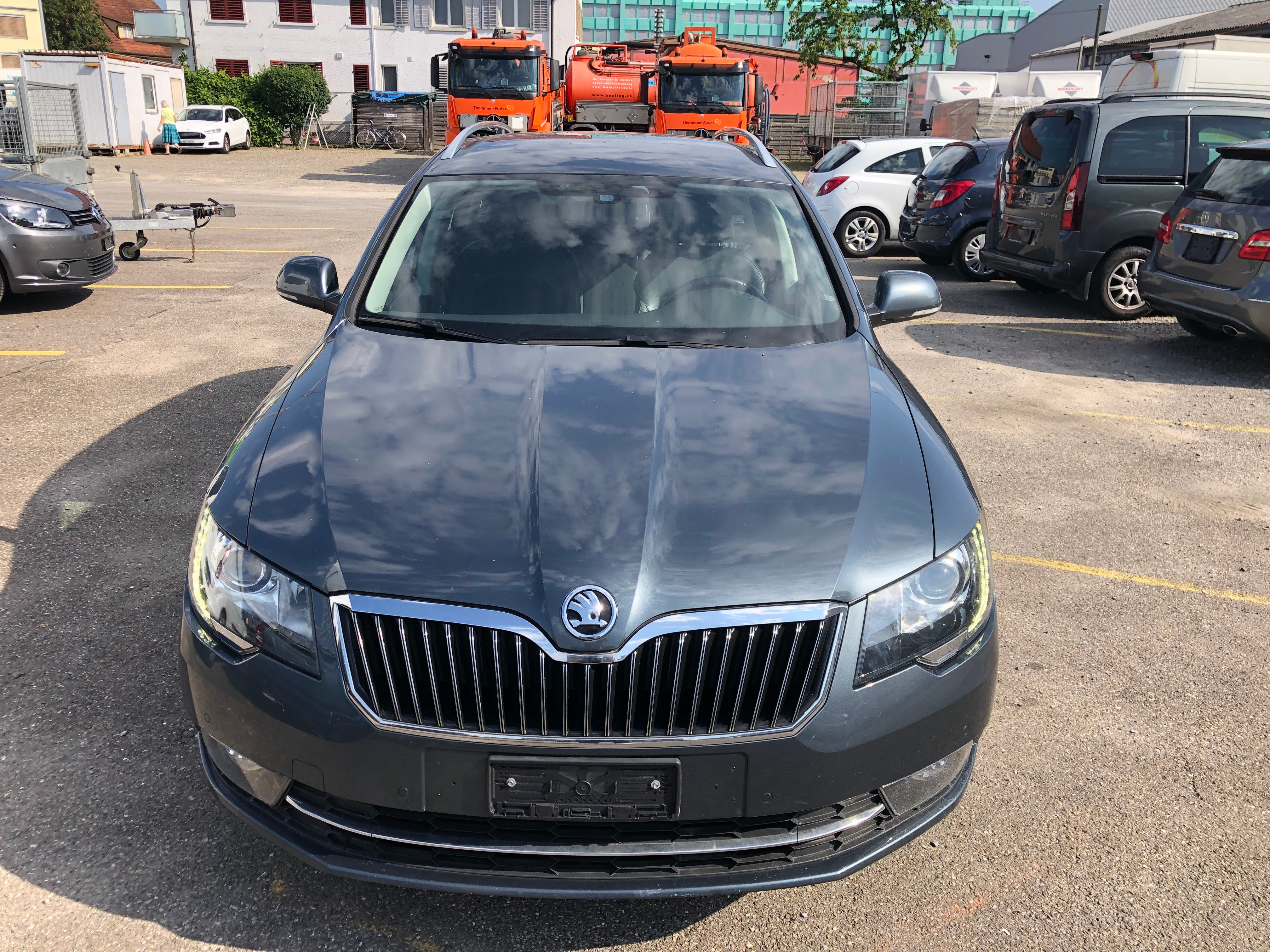 SKODA Superb Combi 2.0 TDi Elegance 4x4 DSG