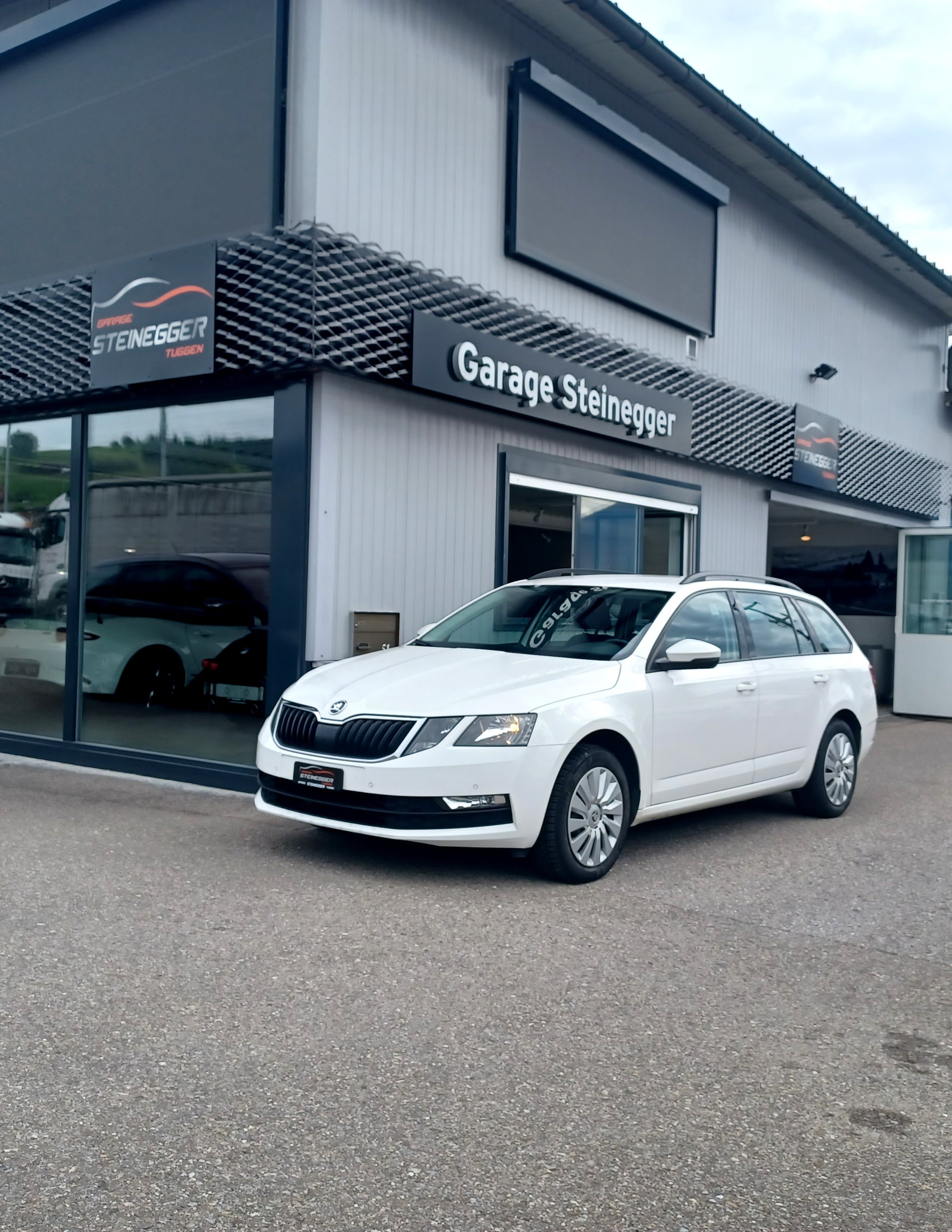 SKODA Octavia Combi 1.6 TDI Ambition 4x4 *inkl. Anhängekpl.