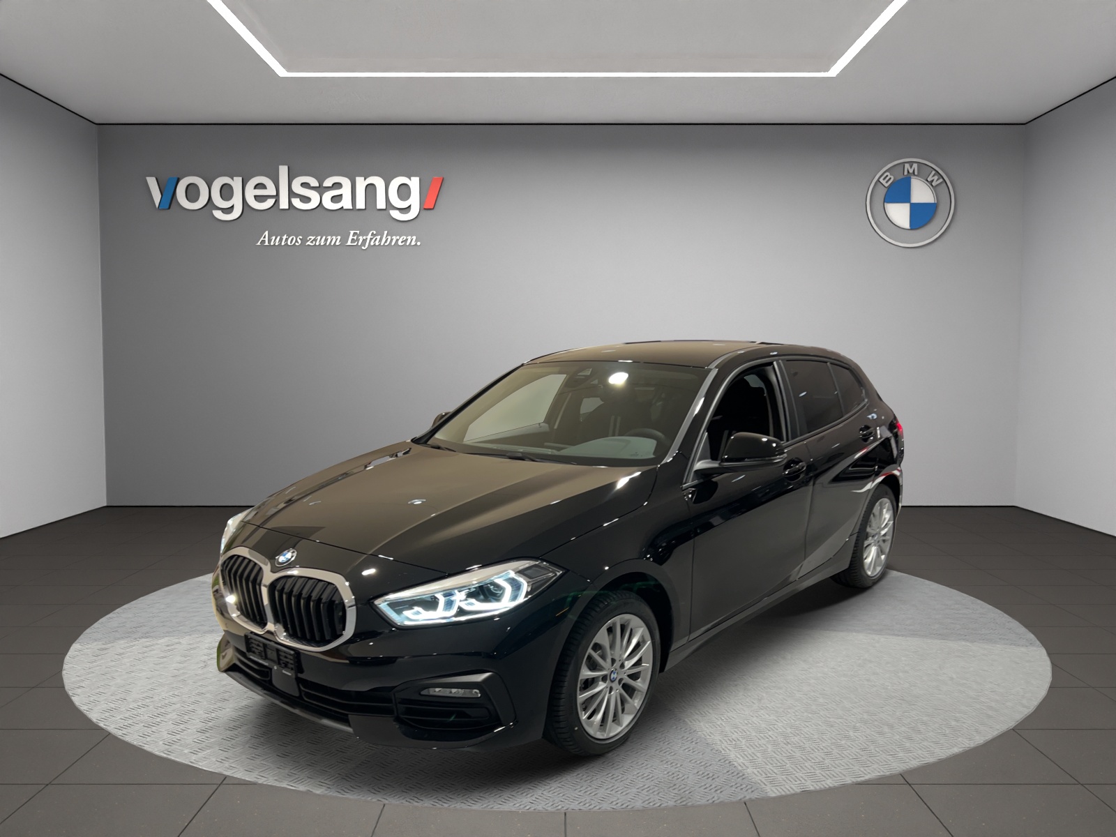 BMW 118i Essential Edition Steptronic