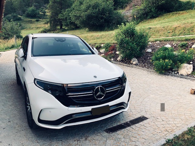 MERCEDES-BENZ EQC 400 AMG Line 4Matic