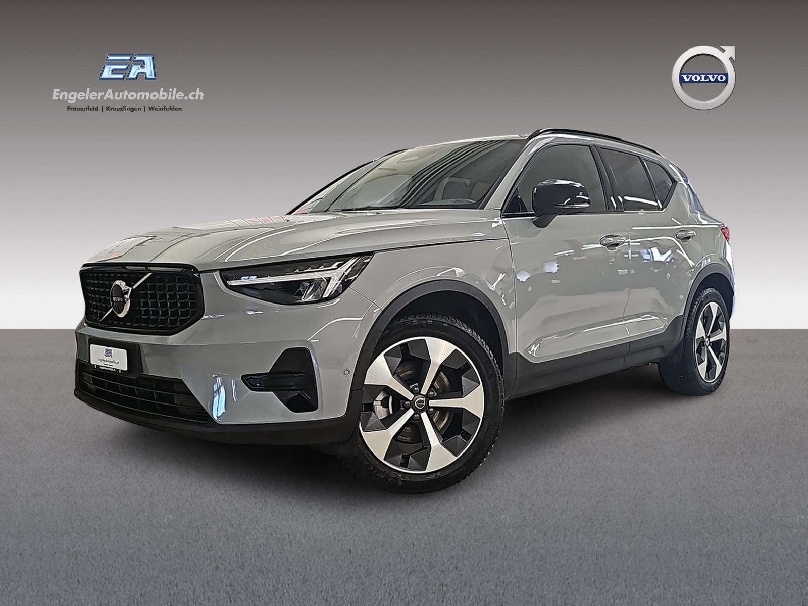 VOLVO XC40 2.0 B3 MH Plus Dark