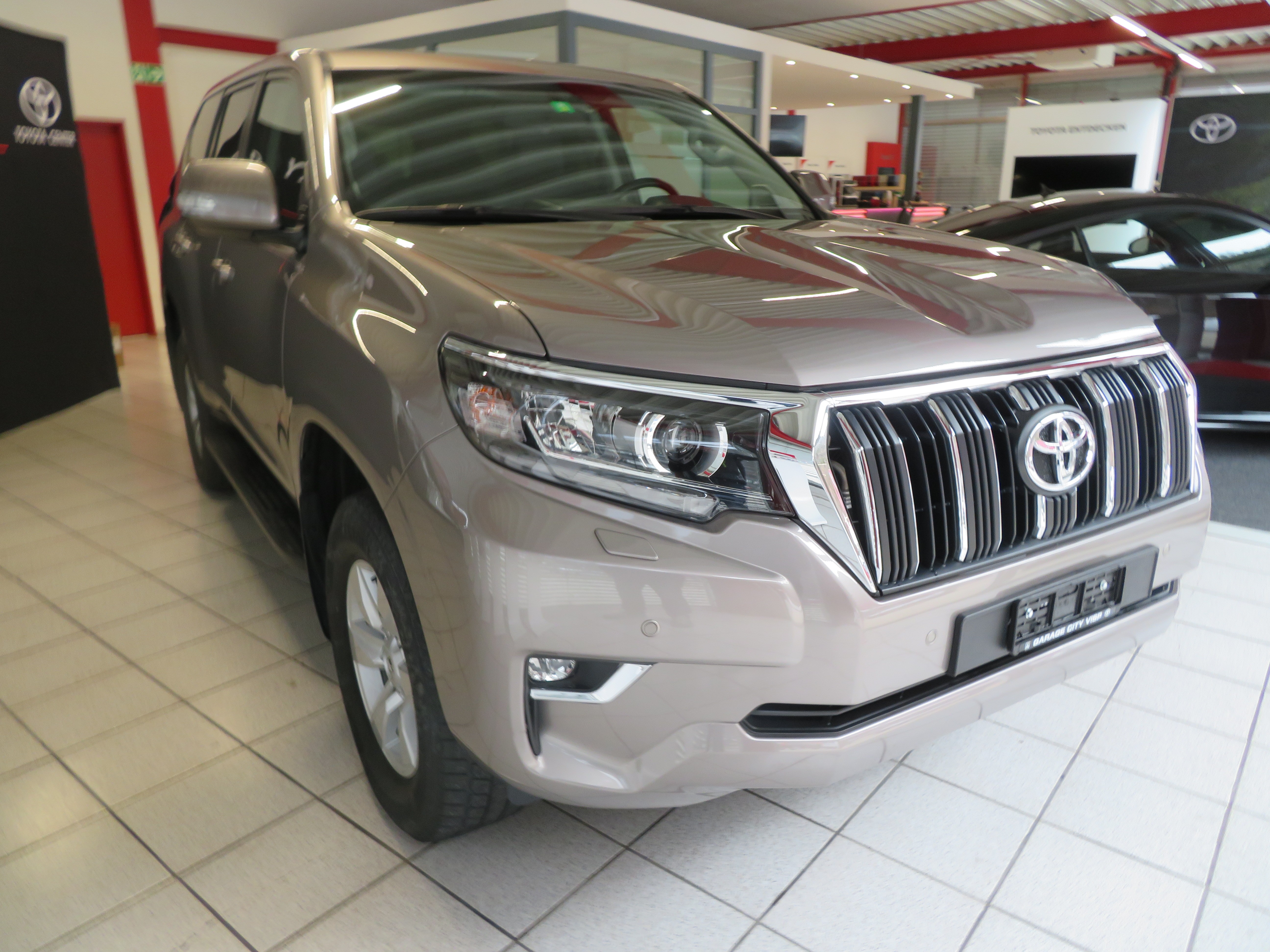 TOYOTA Land Cruiser 2.8TD Comfort Automat