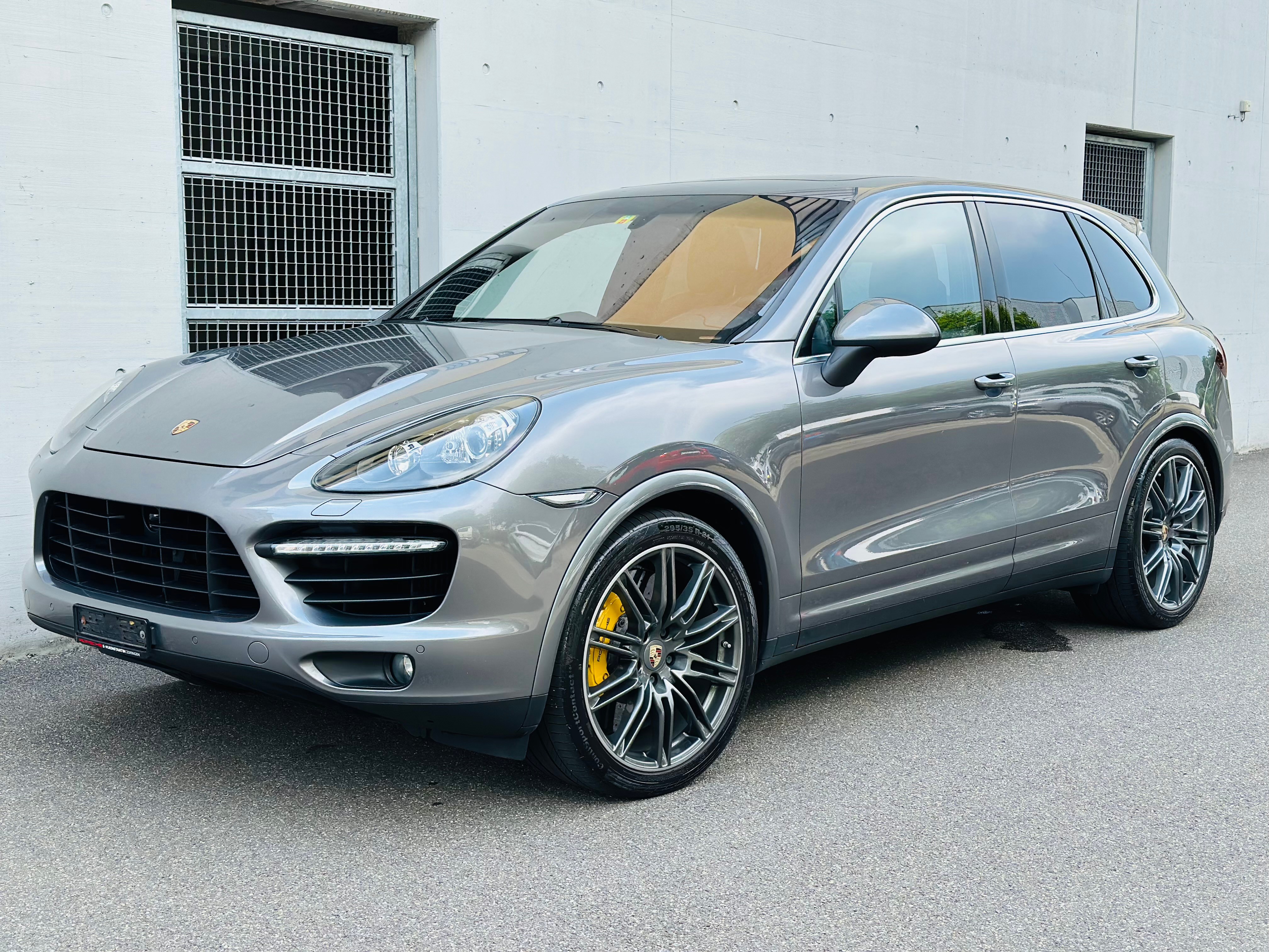 PORSCHE Cayenne Turbo