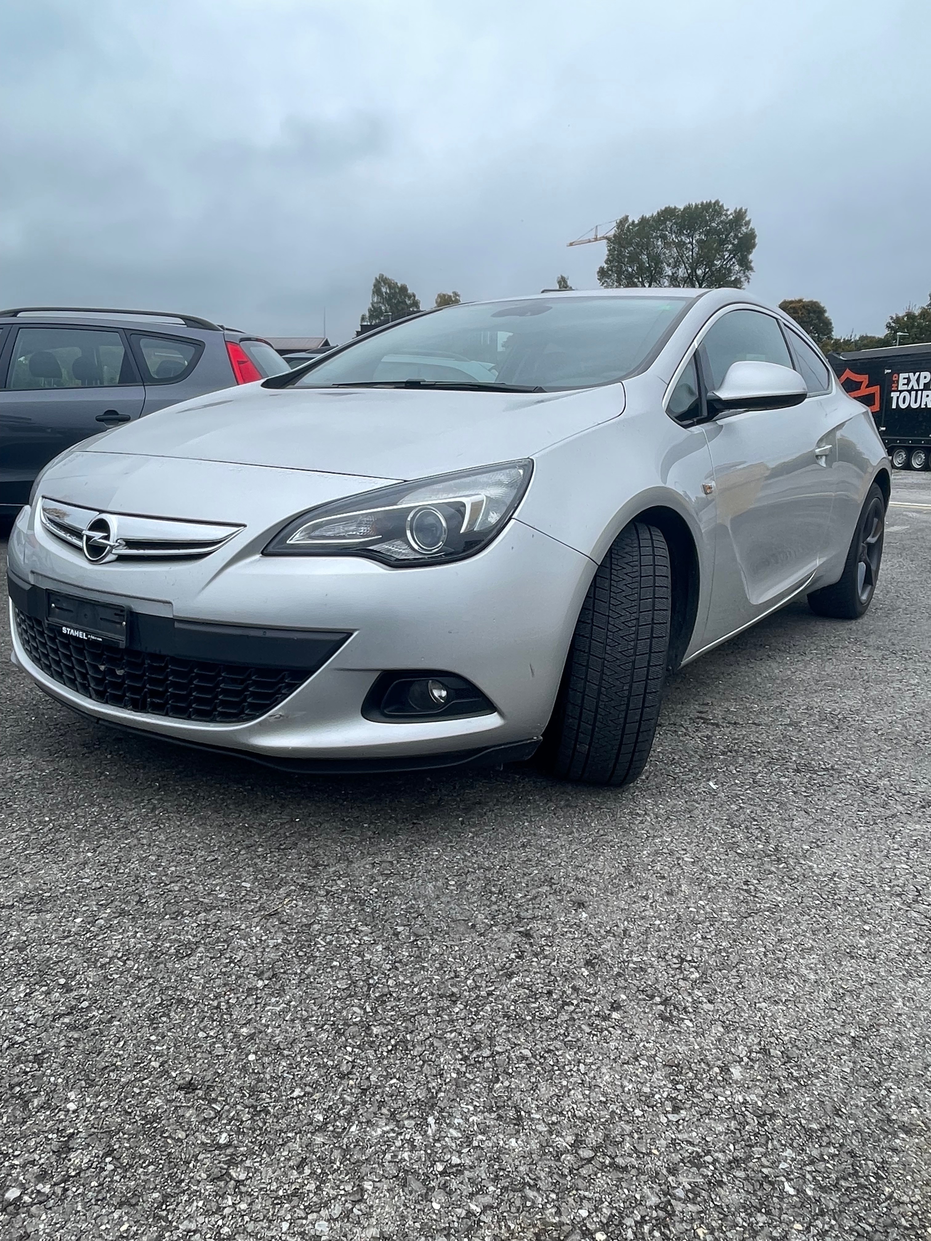 OPEL Astra GTC 1.6i 16V Active Edition