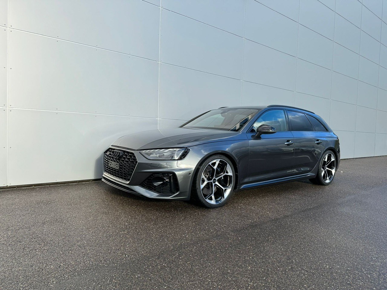 AUDI RS4 Avant quattro tiptronic