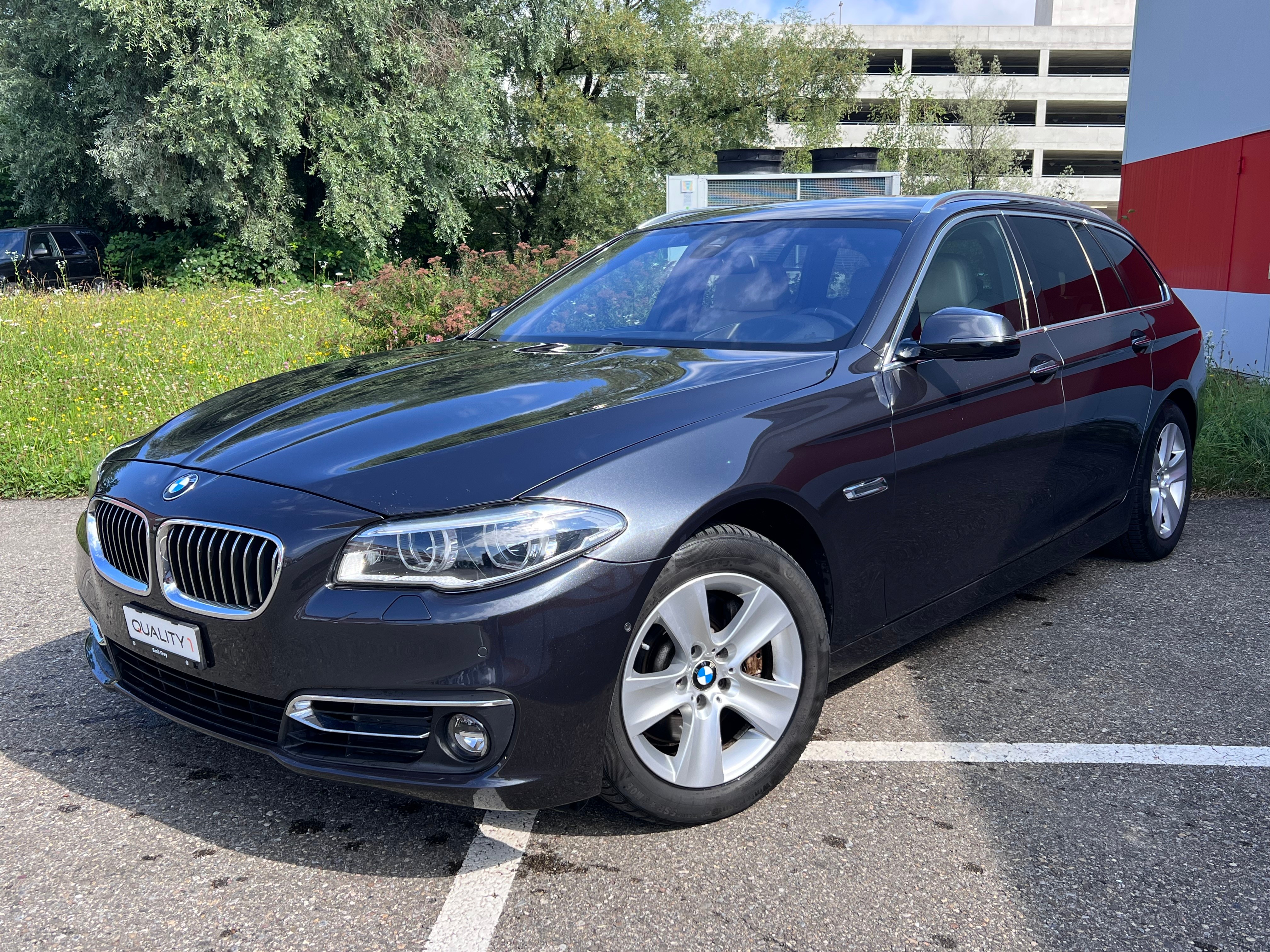 BMW 530d Touring xDrive Luxury Line Steptronic