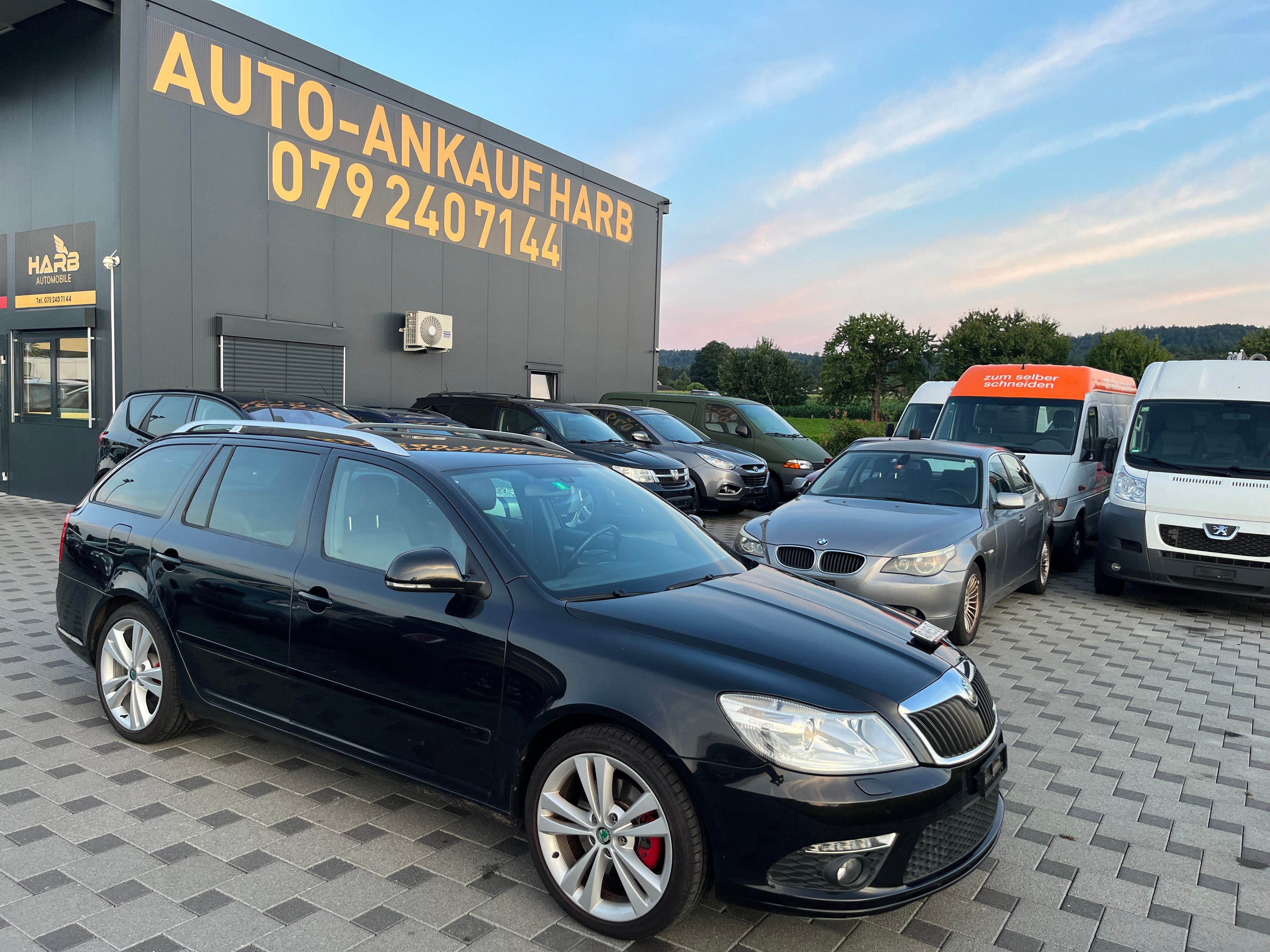 SKODA Octavia Combi 2.0 TSI RS