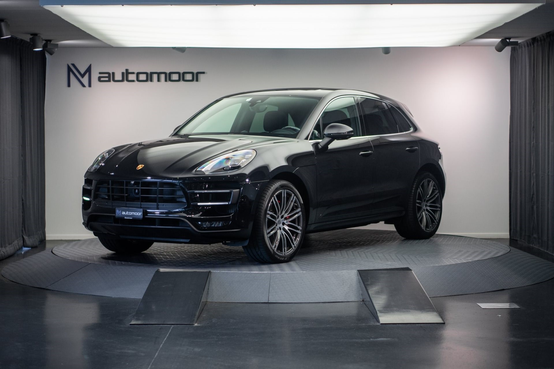 PORSCHE MACAN Turbo PDK *Chrono* *Carbon* *Panorama*