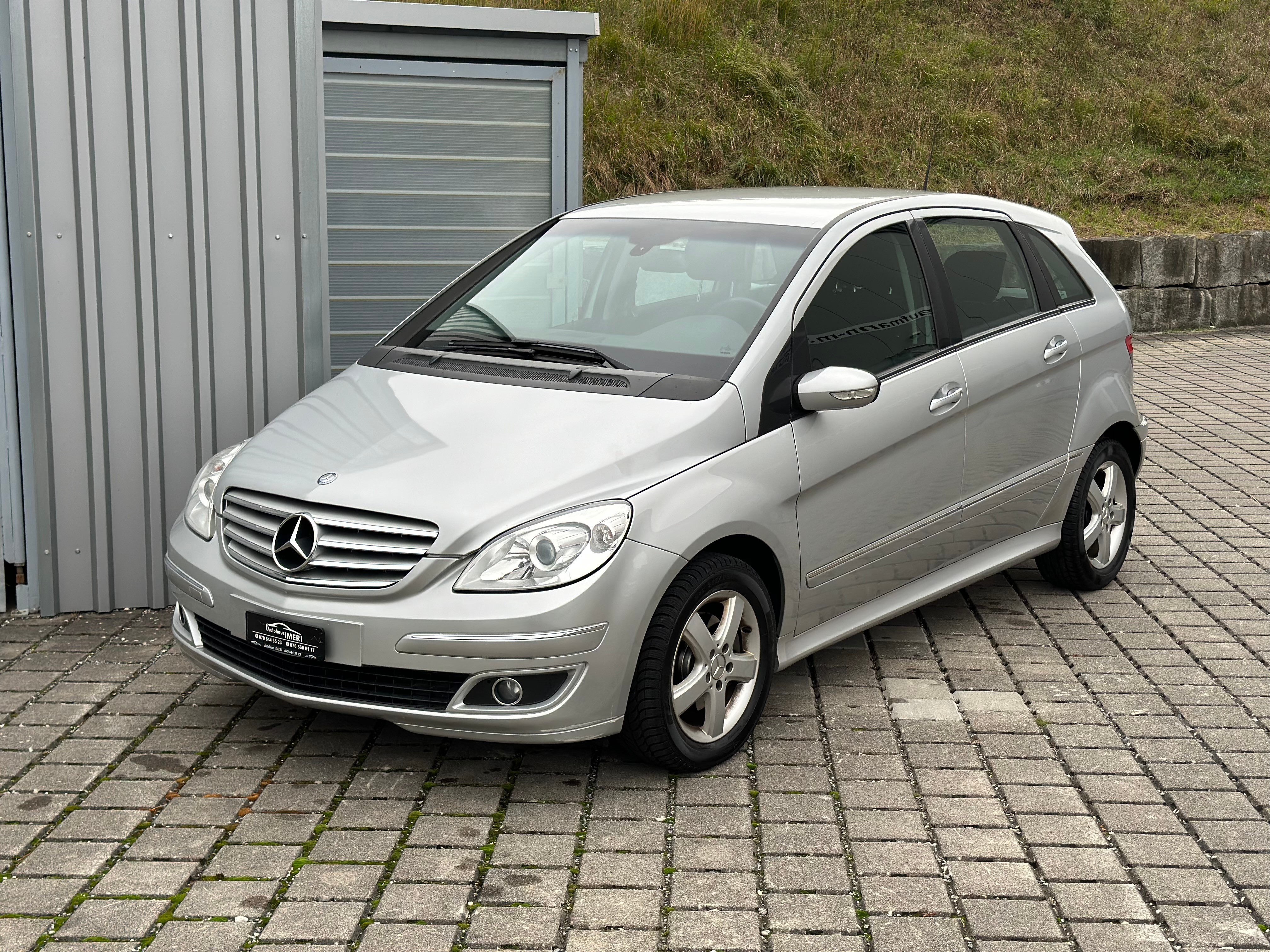 MERCEDES-BENZ B 200