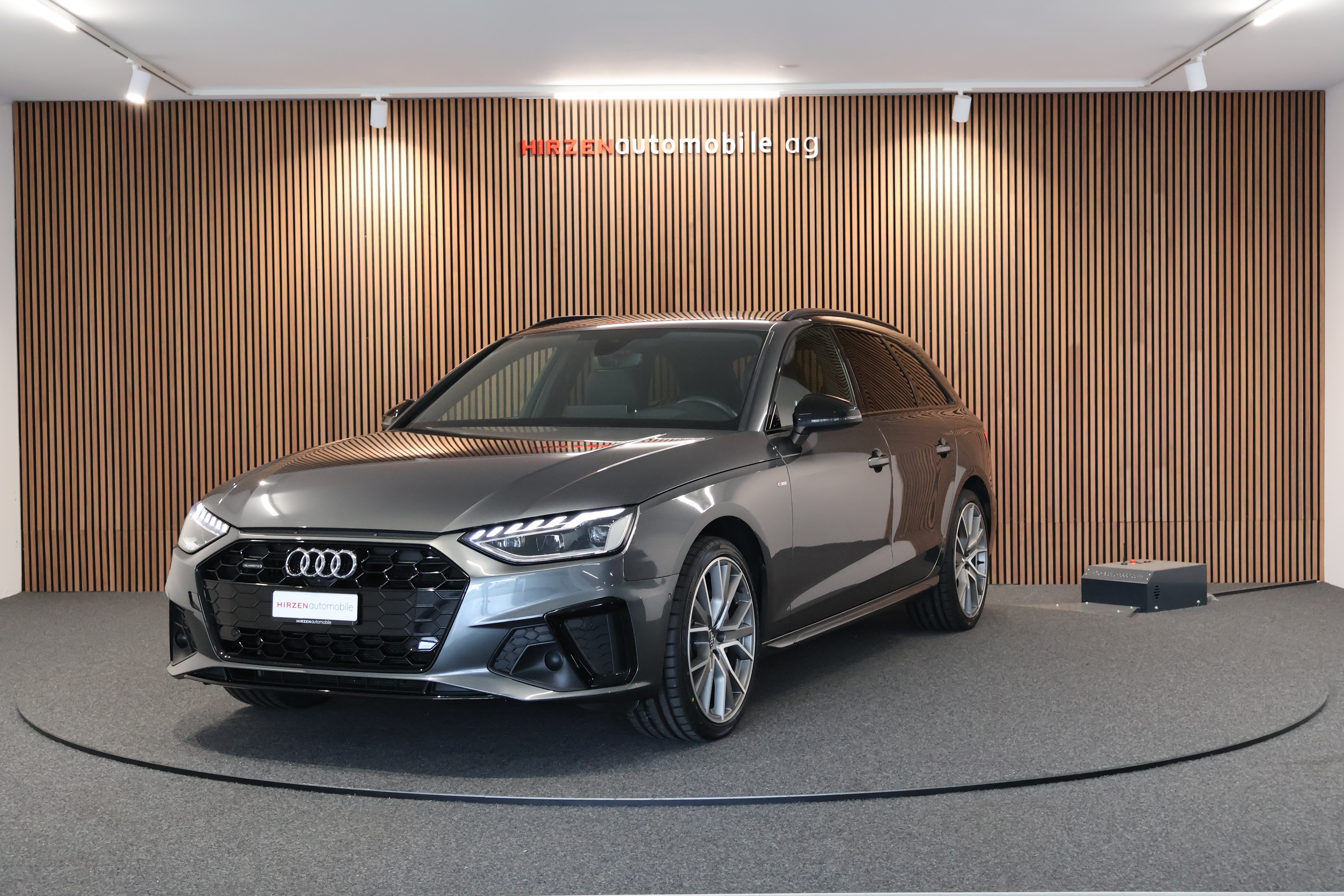 AUDI A4 Avant 40 TDI S line Attraction quattro S-tronic