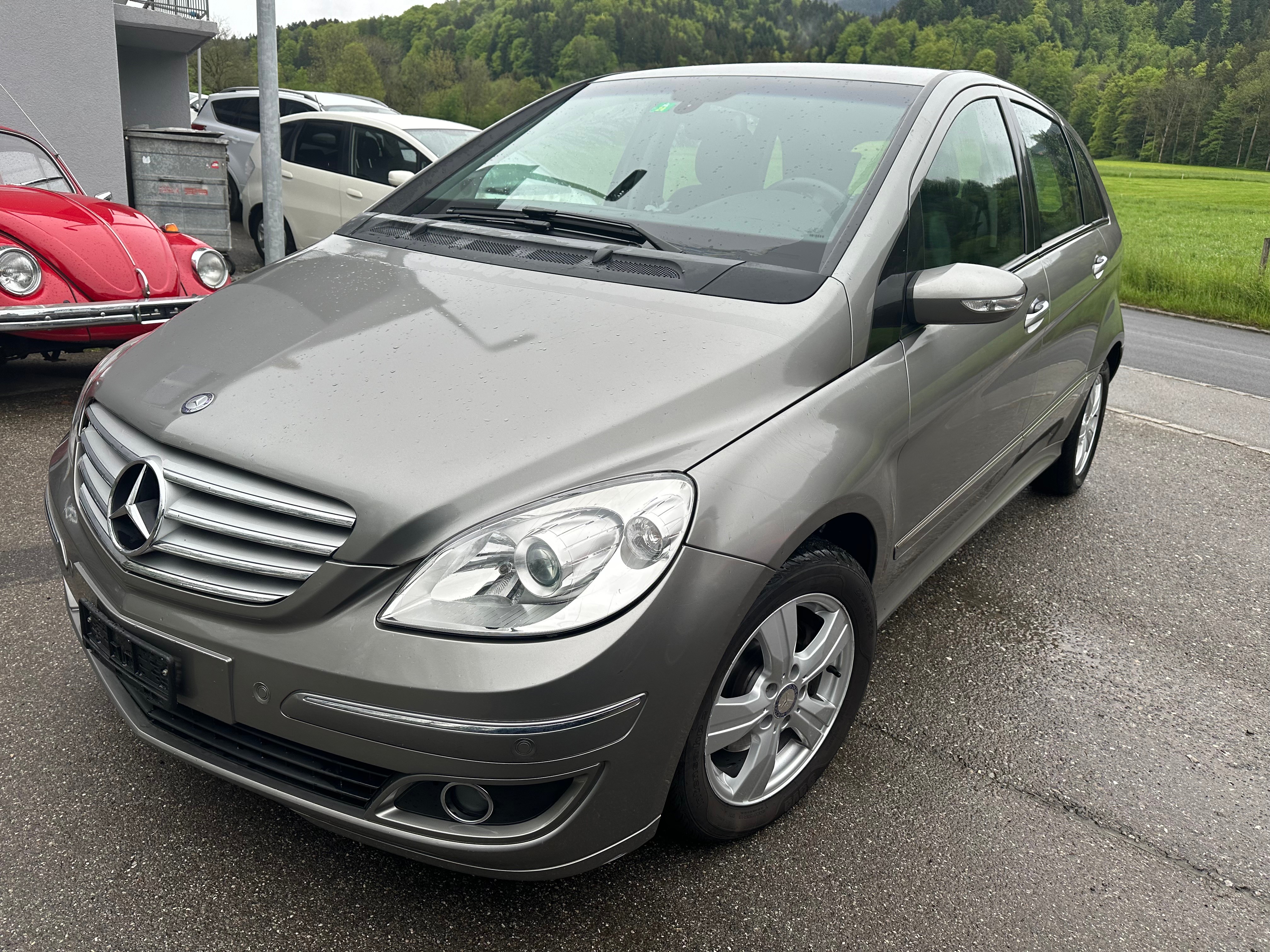 MERCEDES-BENZ B 200