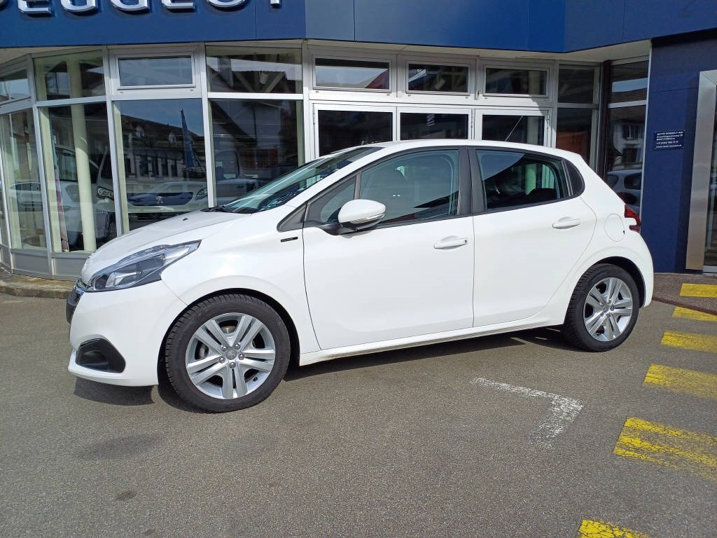 PEUGEOT 208 1.2 PureTech Signature S/S