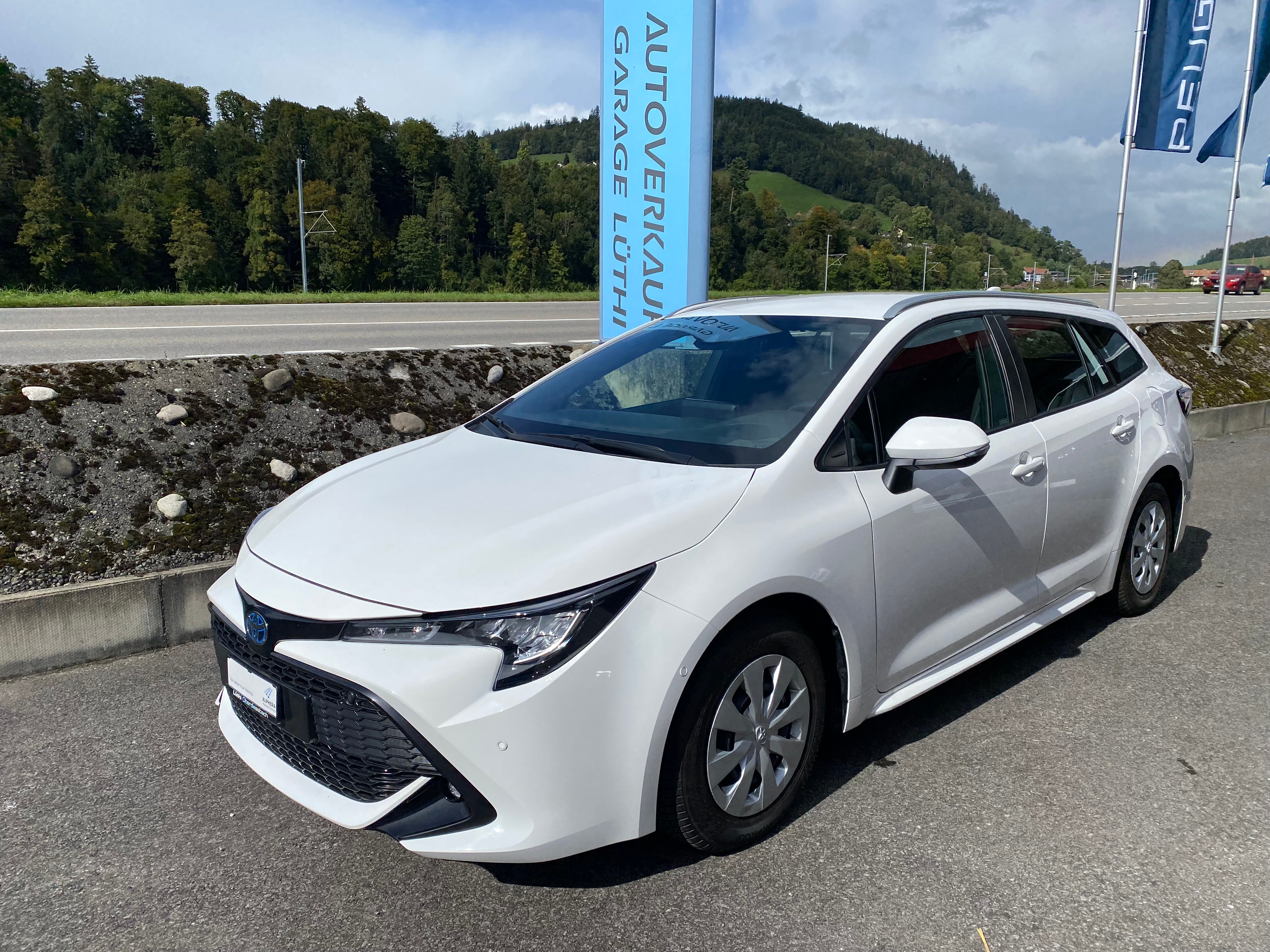 TOYOTA Corolla Touring Sports 1.8 HSD Comfort e-CVT