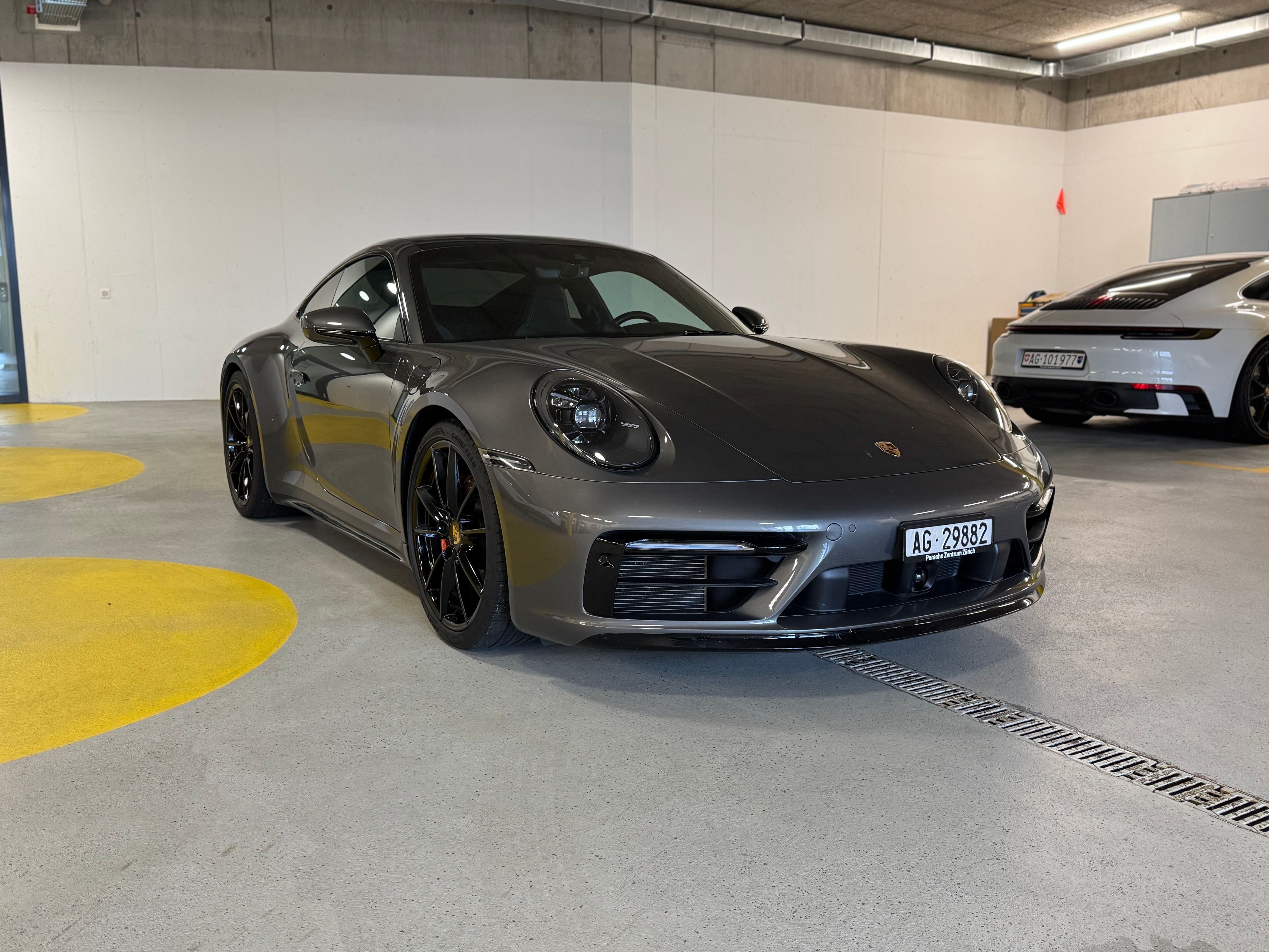 PORSCHE 911 Carrera 4S