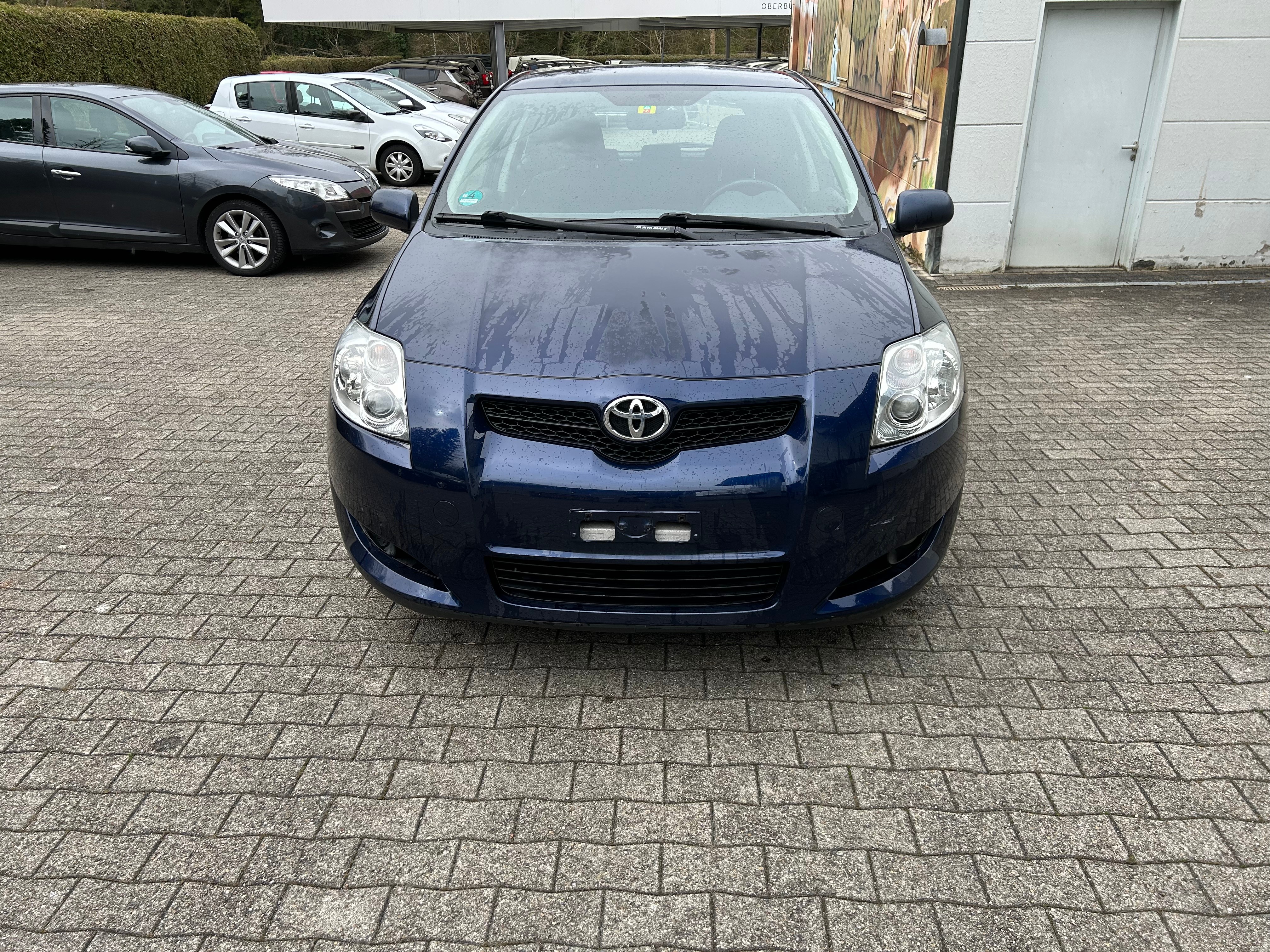 TOYOTA AURIS